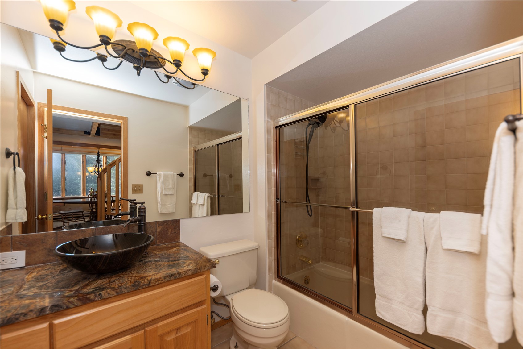 140 Creekside Drive E Property Photo 20