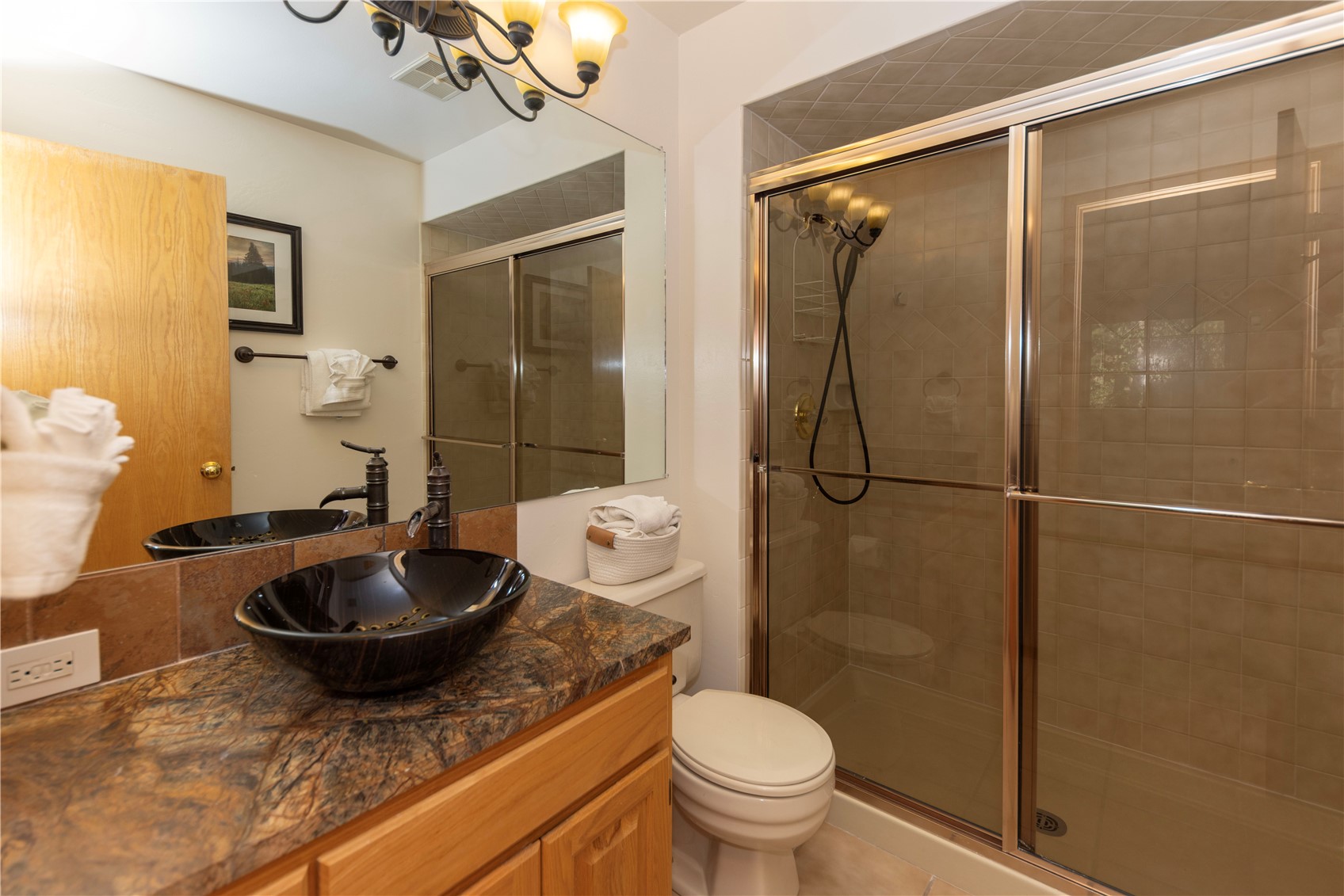 140 Creekside Drive E Property Photo 23