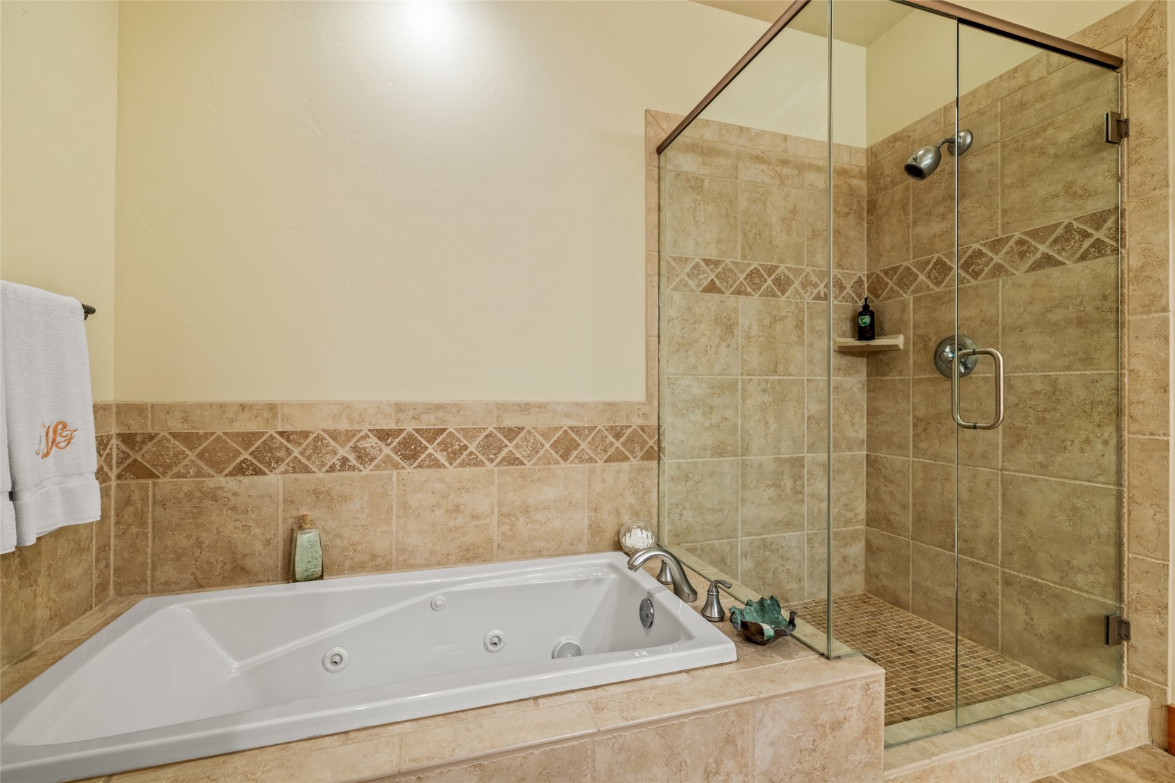 1462 Clubhouse Drive Property Photo 10