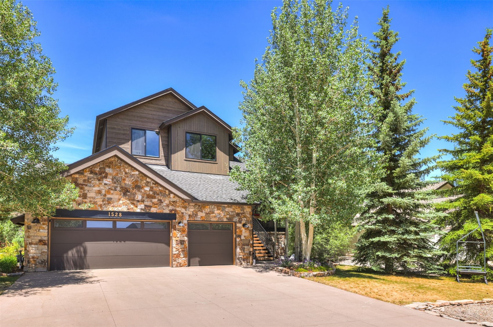 1528 Legend Lake Circle Property Photo 4