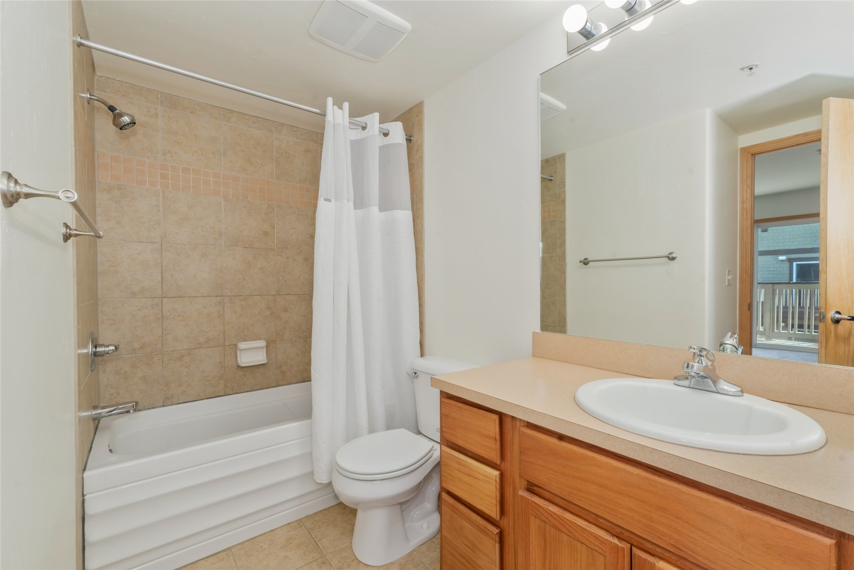 3340 Columbine Drive 708 Property Photo 19