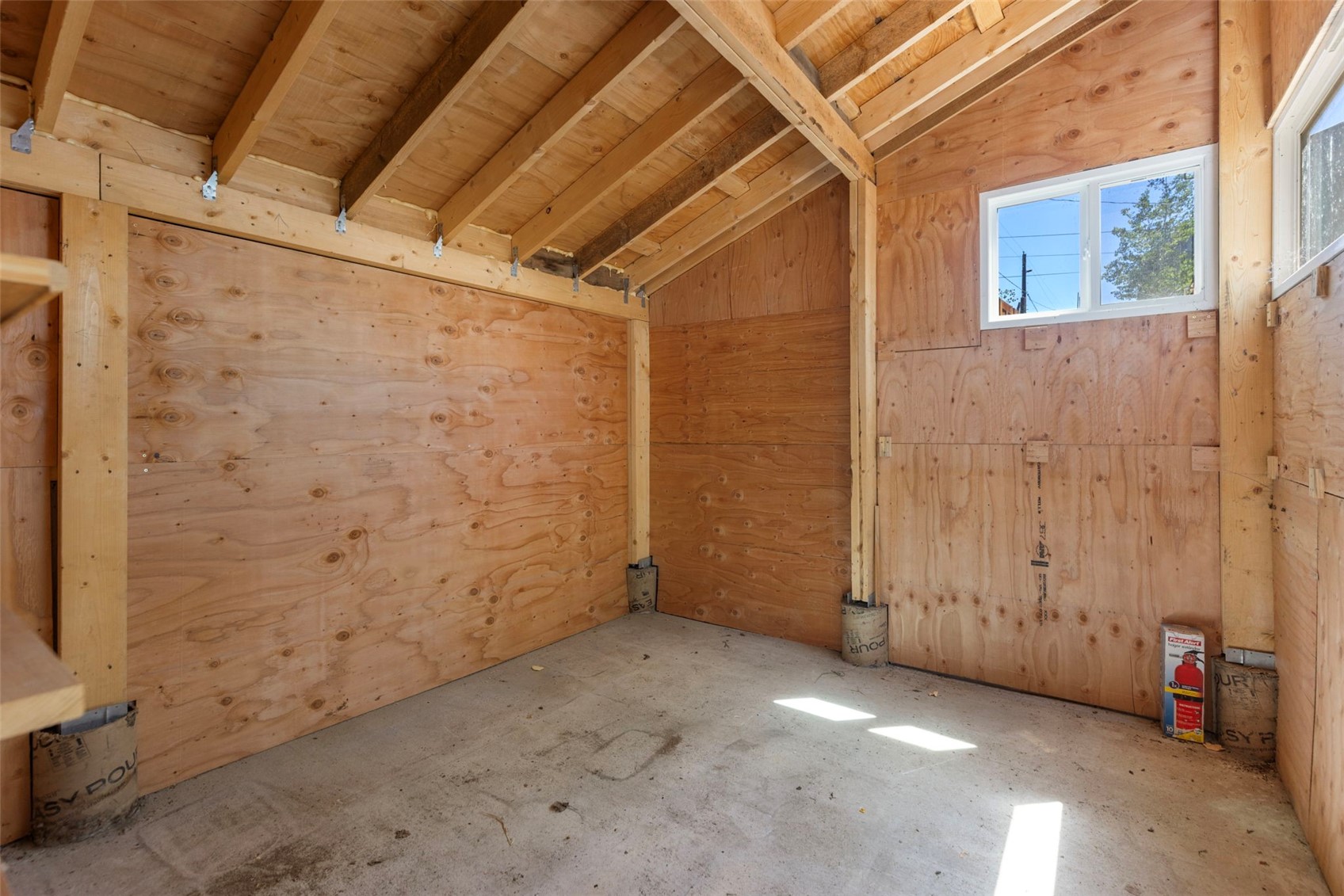 512 E 10th Street Property Photo 37