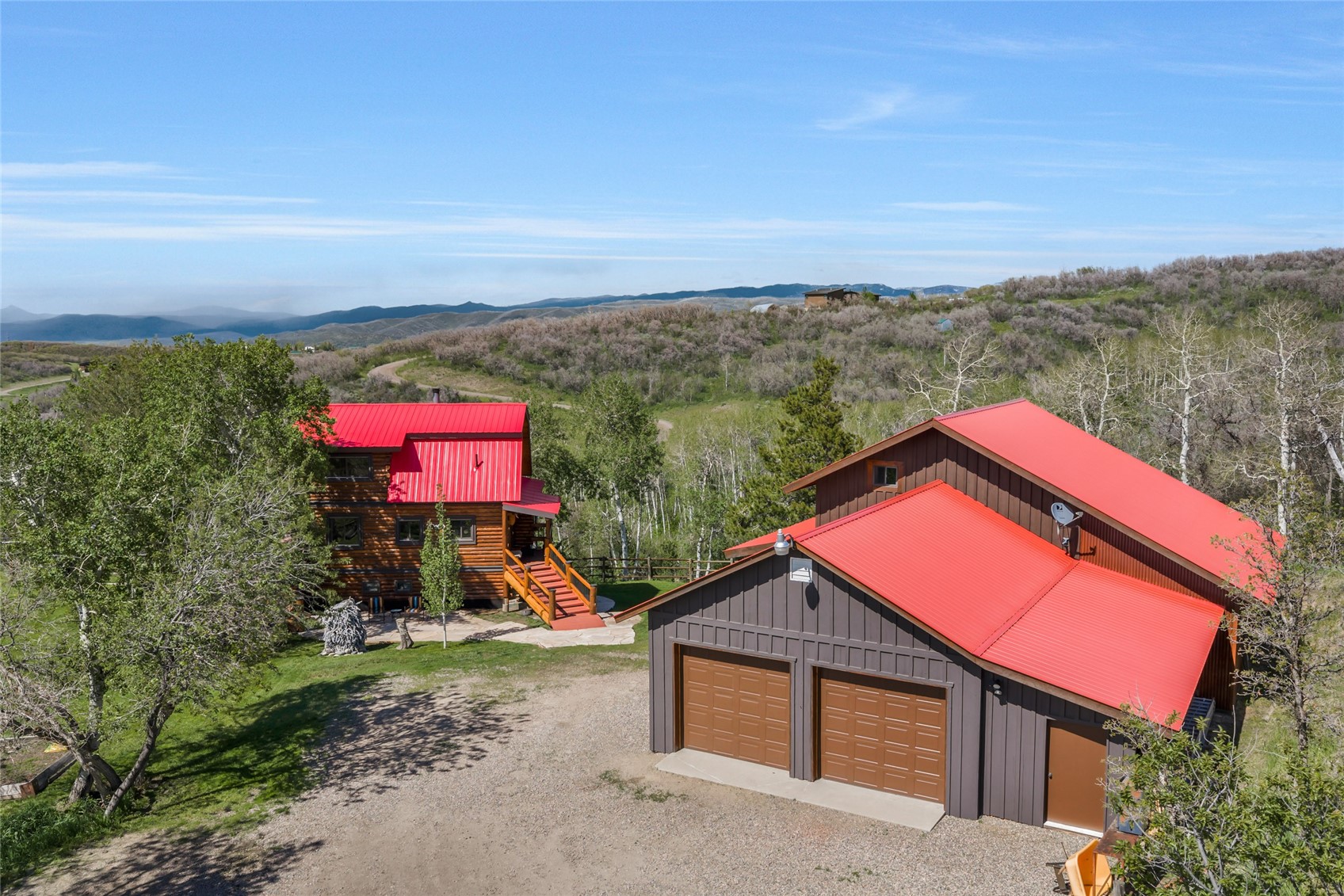 27055 Whitewood Drive E Property Photo 3