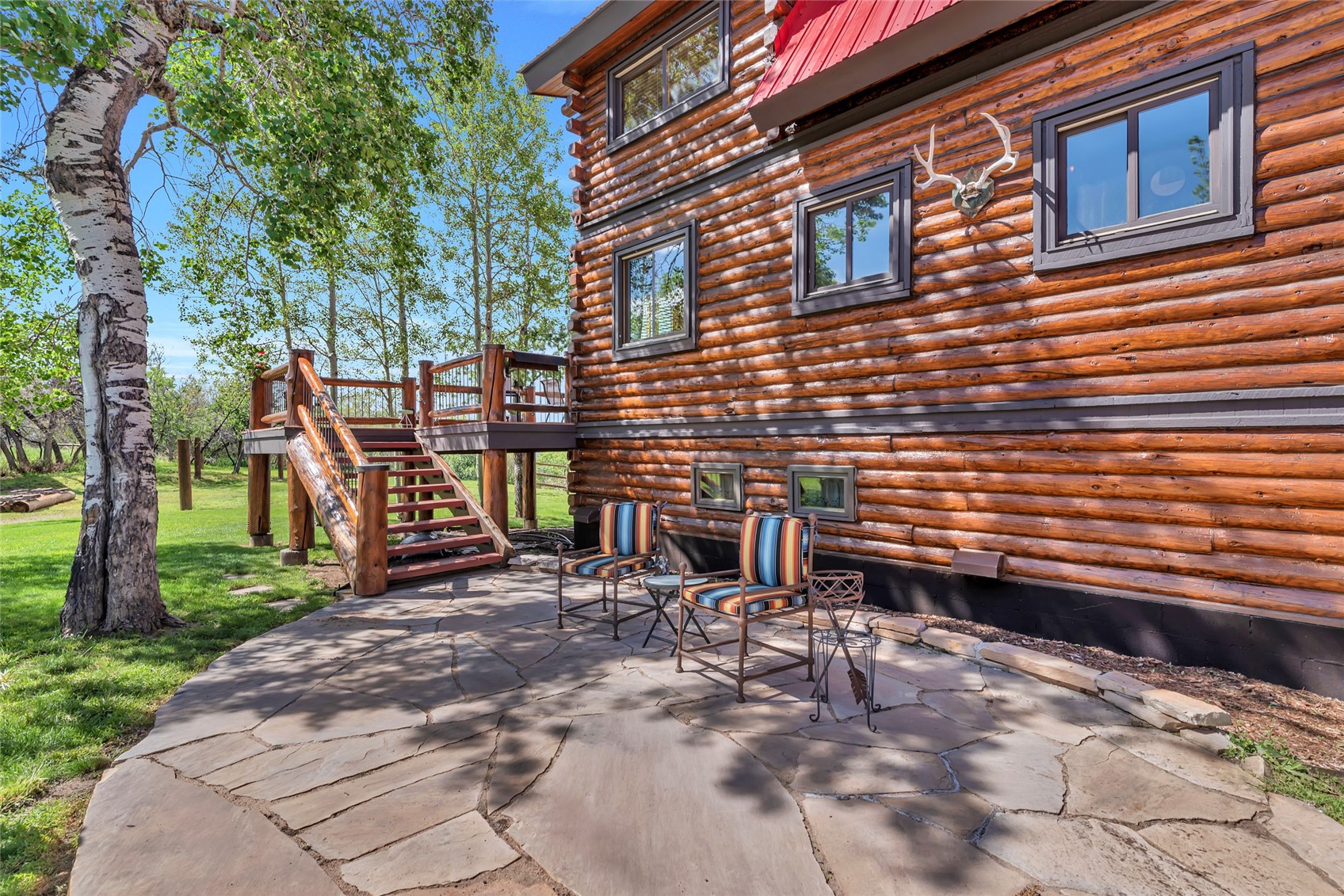 27055 Whitewood Drive E Property Photo 7