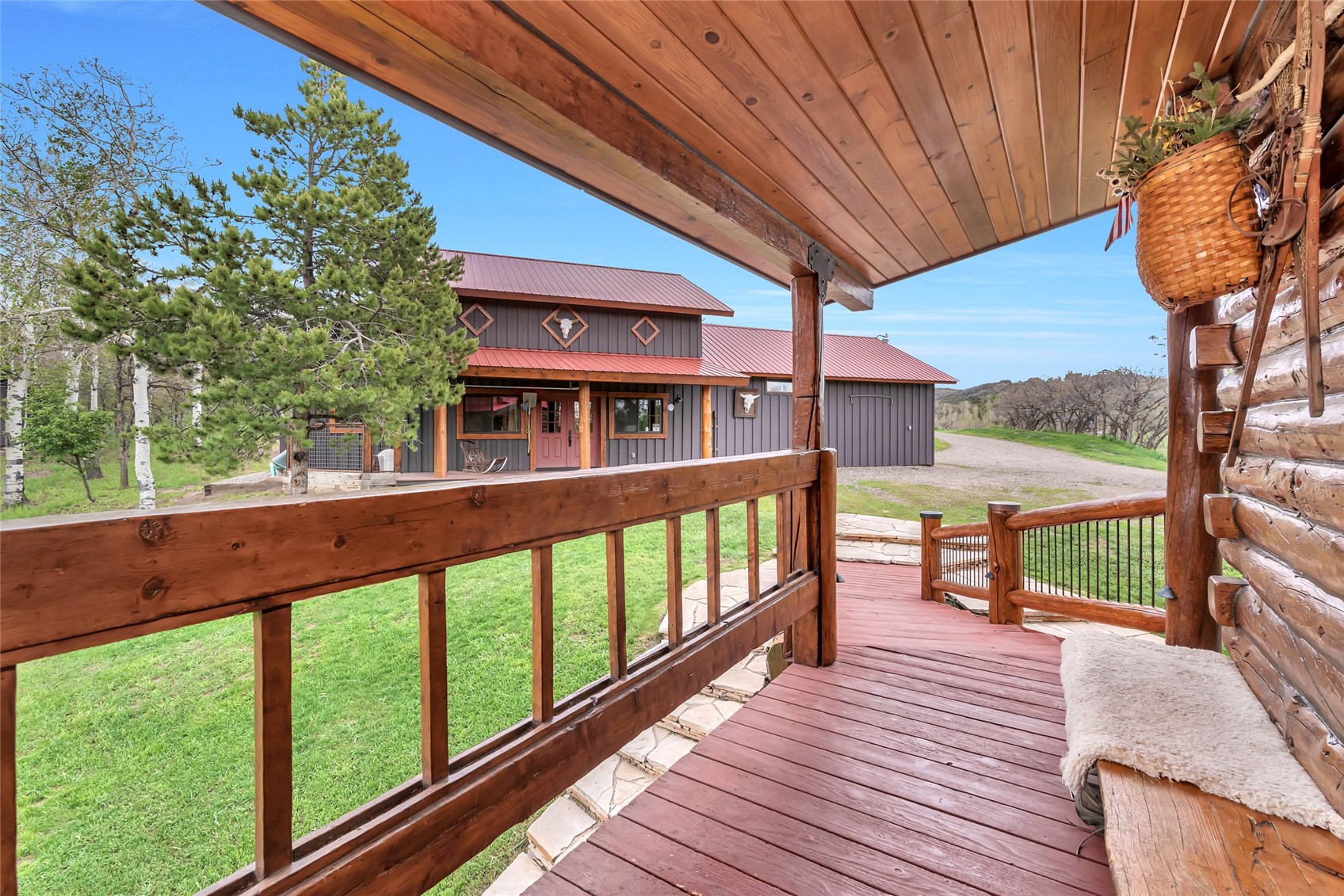 27055 Whitewood Drive E Property Photo 12