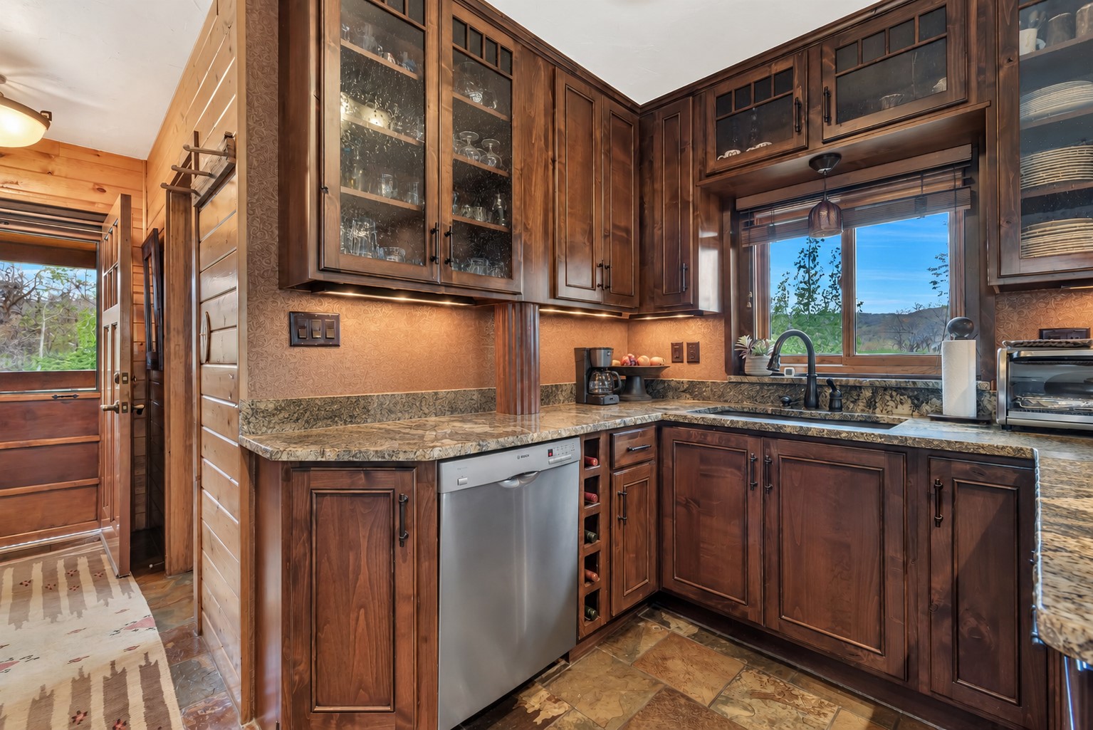 27055 Whitewood Drive E Property Photo 14