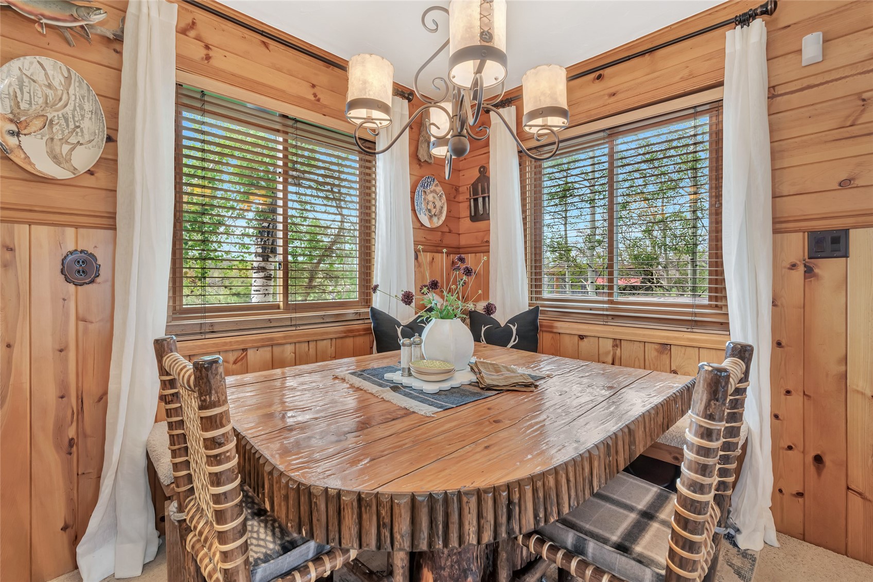 27055 Whitewood Drive E Property Photo 18