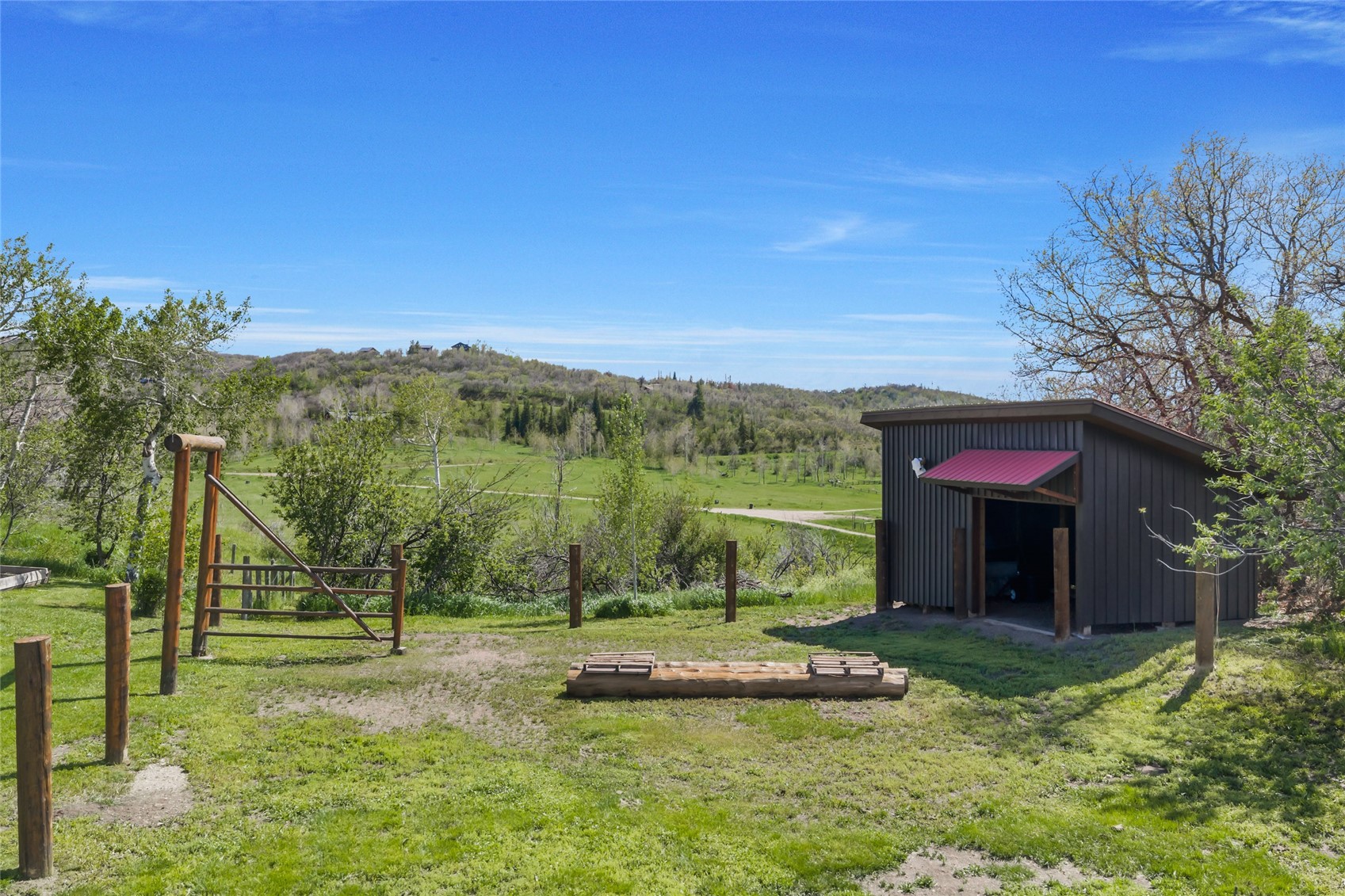 27055 Whitewood Drive E Property Photo 48