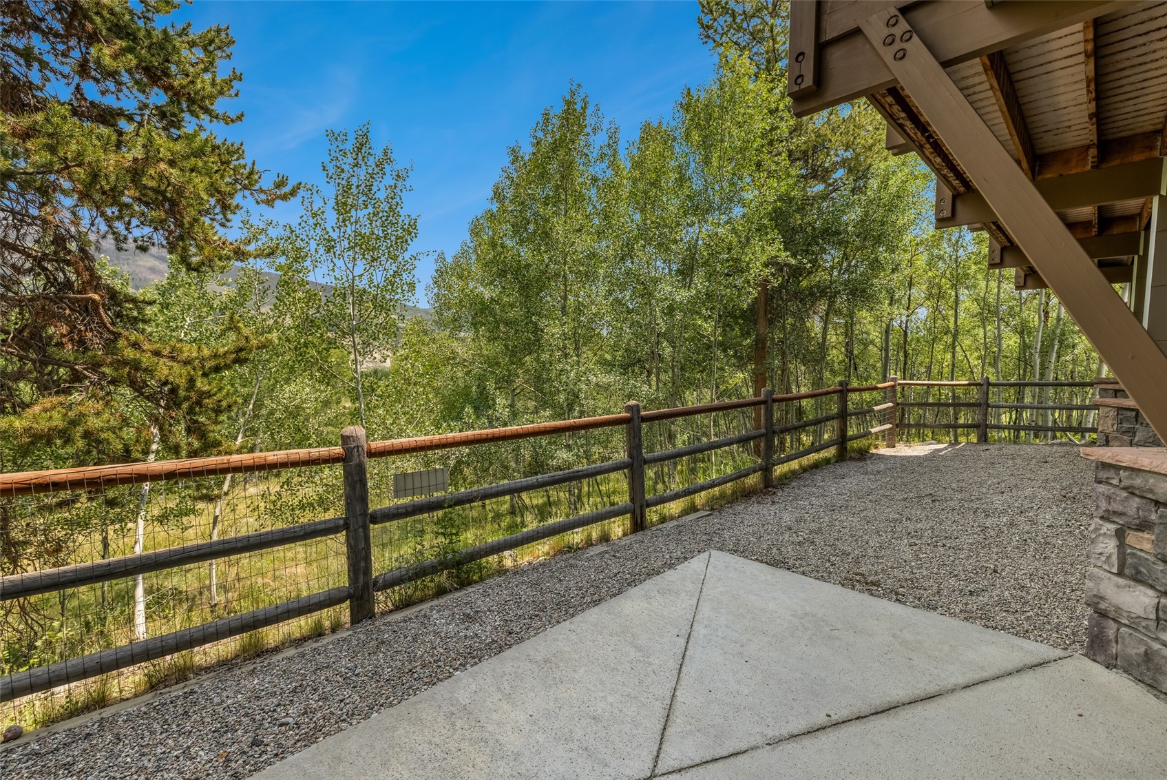 1744 Falcon Drive Property Photo 31