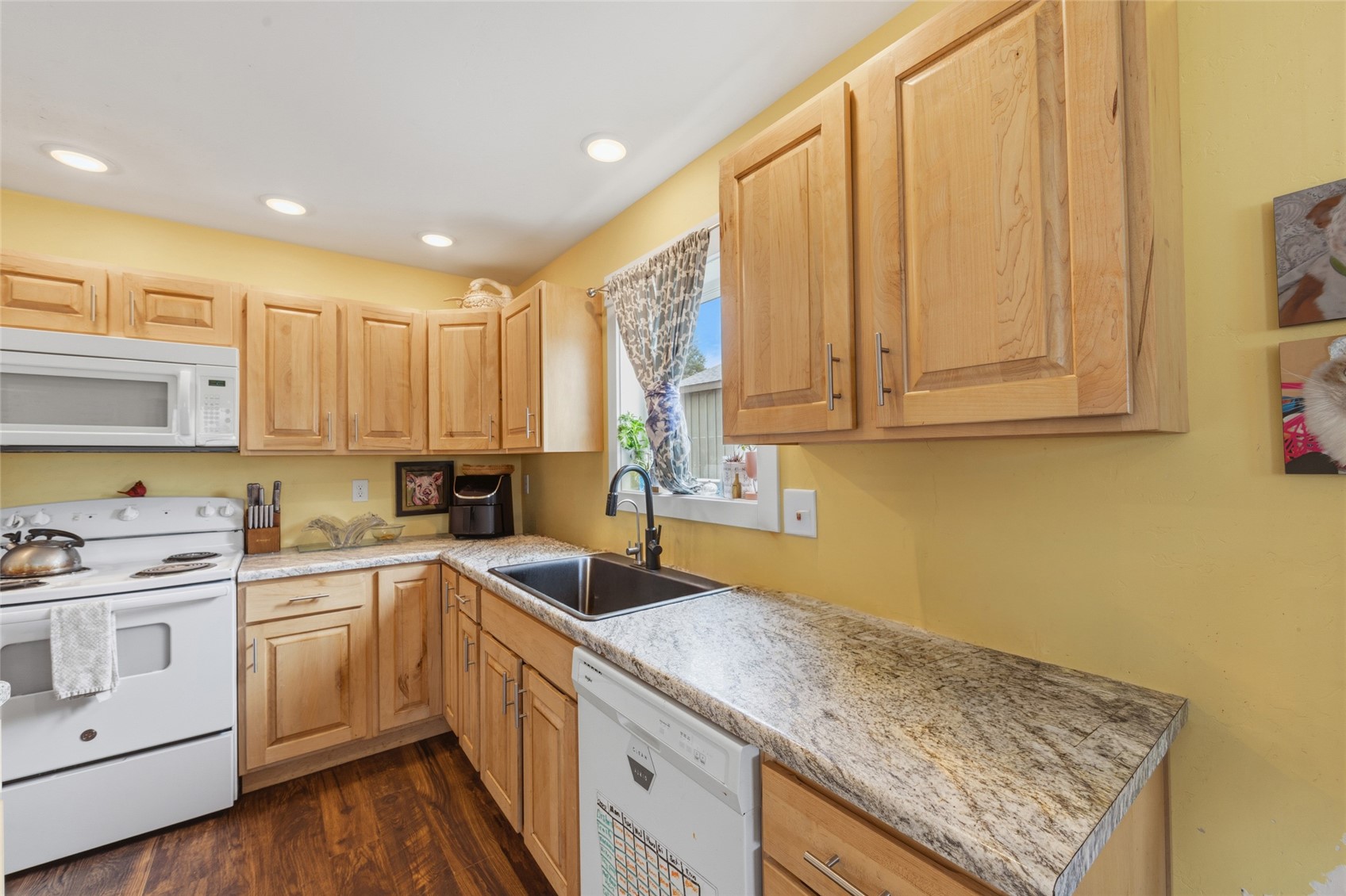 280 Nevava Property Photo 15