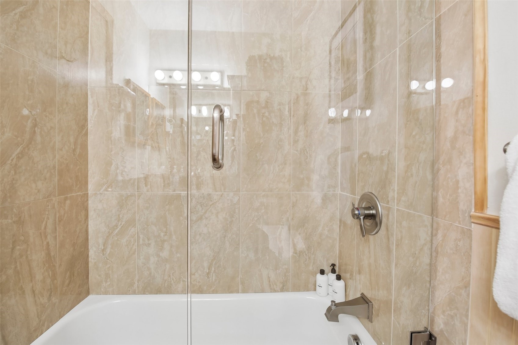 305 S Park Avenue 303 Property Photo 17