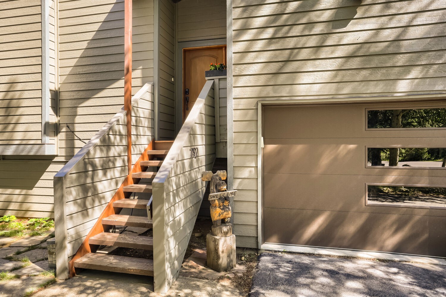 792 S 7th Avenue Property Photo 2