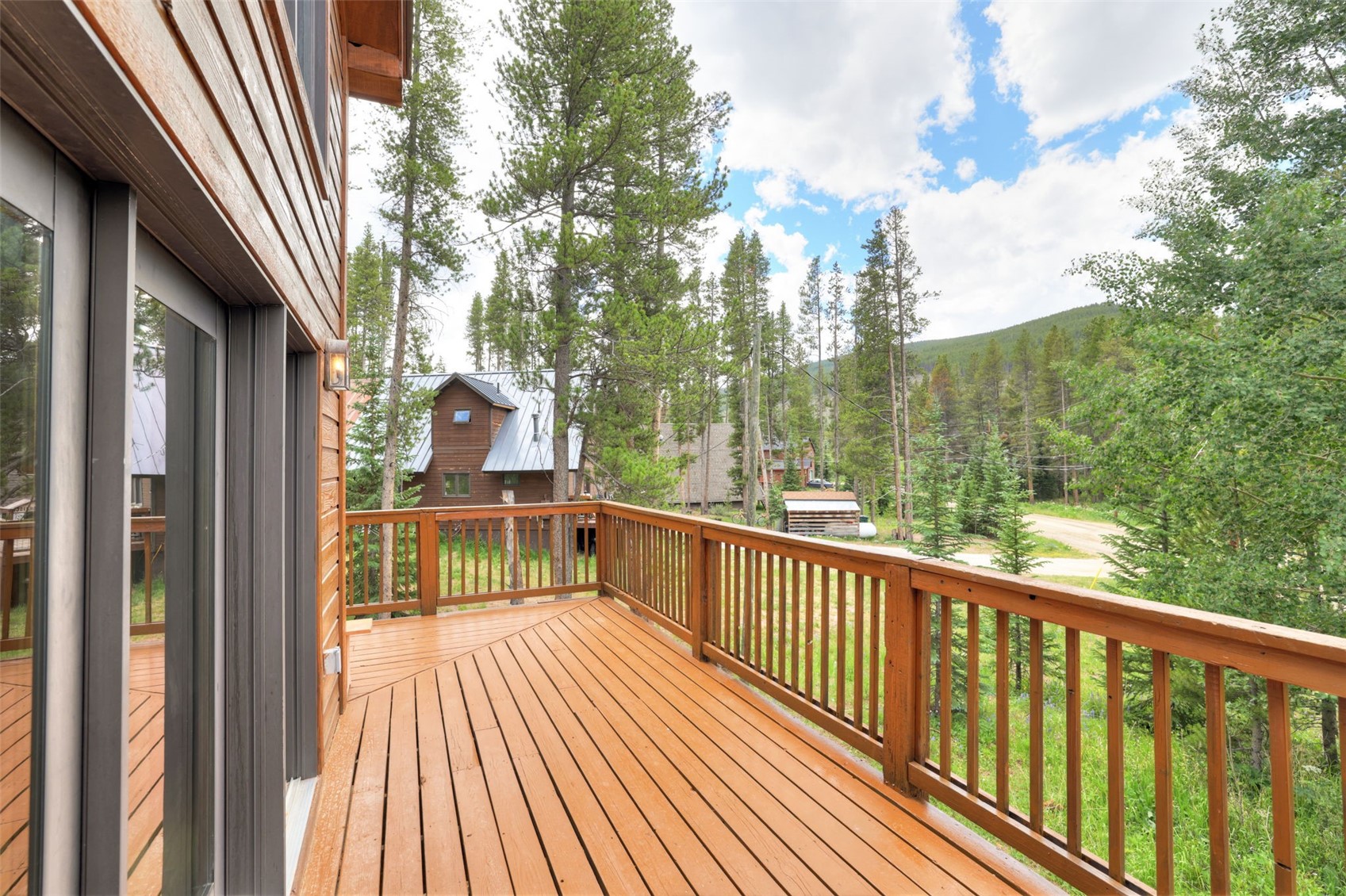 566 Blue River Road Property Photo 3