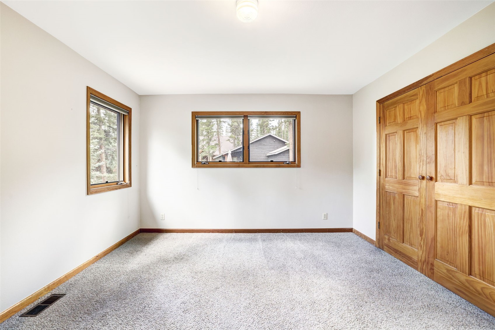 566 Blue River Road Property Photo 20