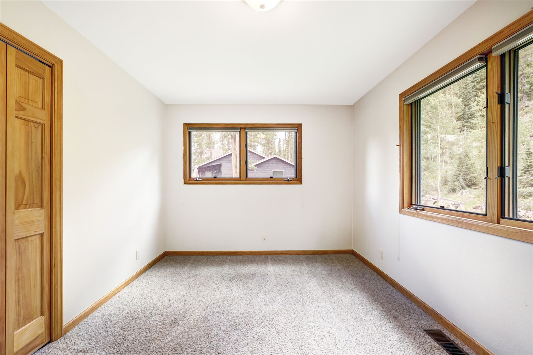 566 Blue River Road Property Photo 24