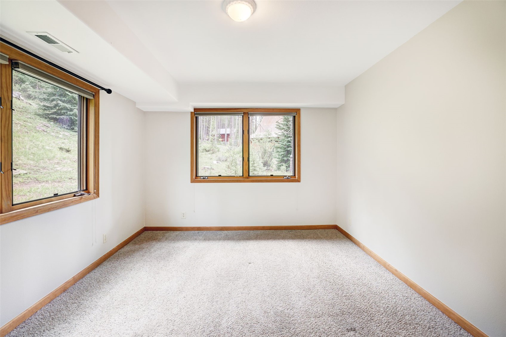 566 Blue River Road Property Photo 40