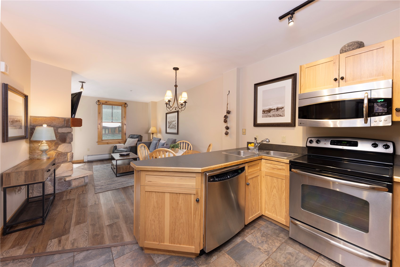 100 Dercum Square 8372 Property Photo 5