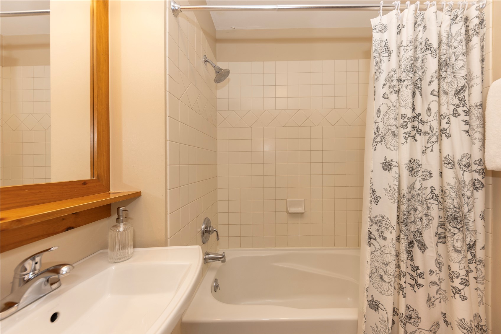 100 Dercum Square 8372 Property Photo 10