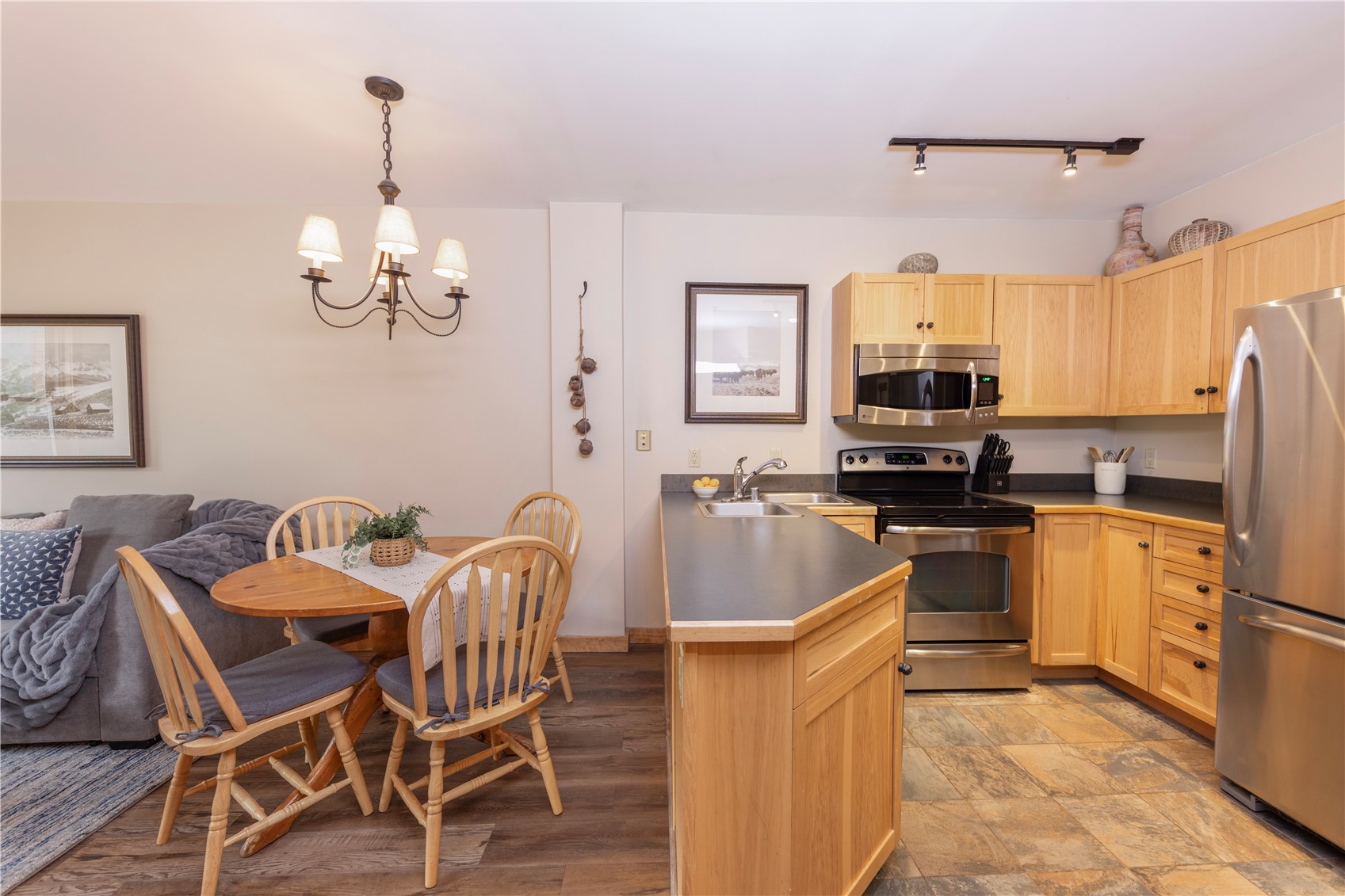 100 Dercum Square 8372 Property Photo 28