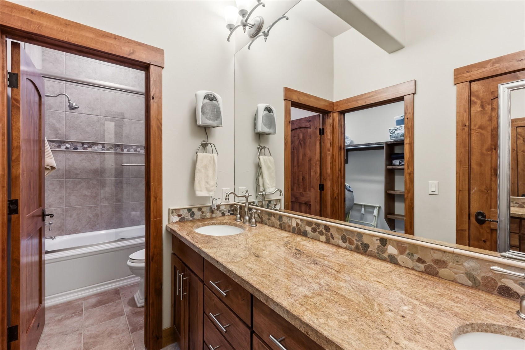 2050 Currant Way Property Photo 37