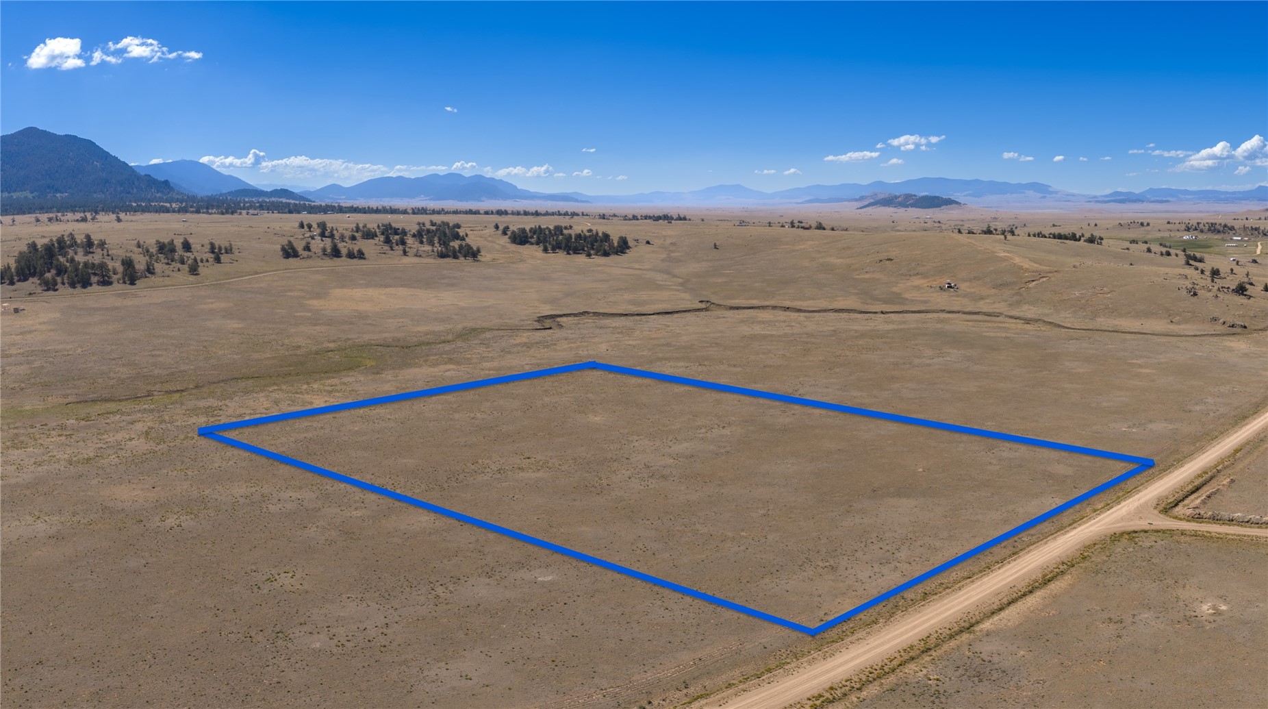 936 Ute Trace Property Photo 1