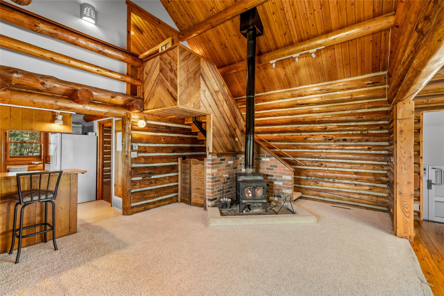40546 Steamboat Drive Property Photo 4