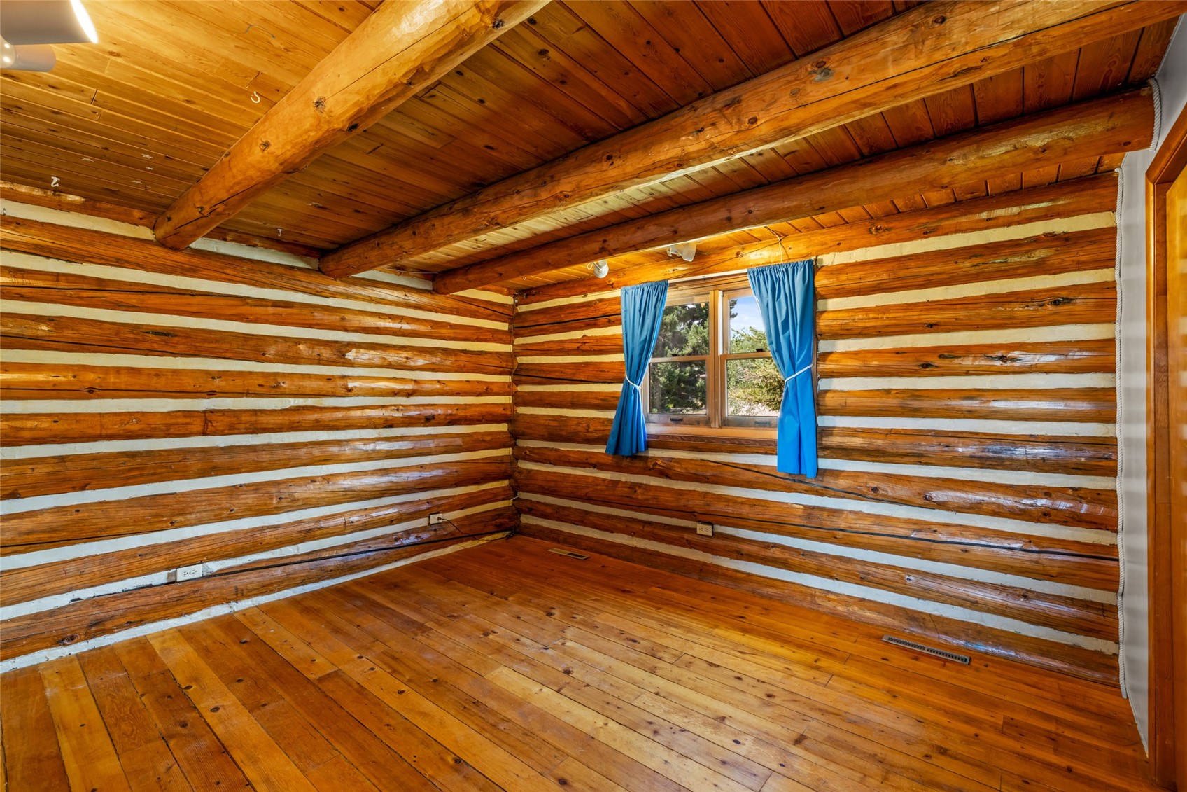 40546 Steamboat Drive Property Photo 15