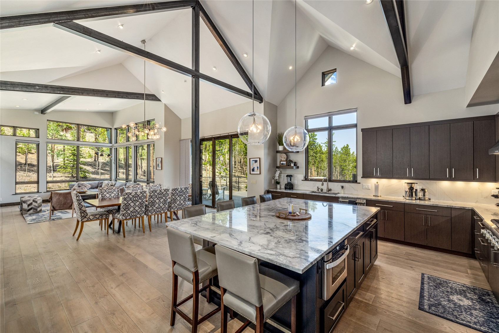 726 Discovery Hill Drive Property Photo 14