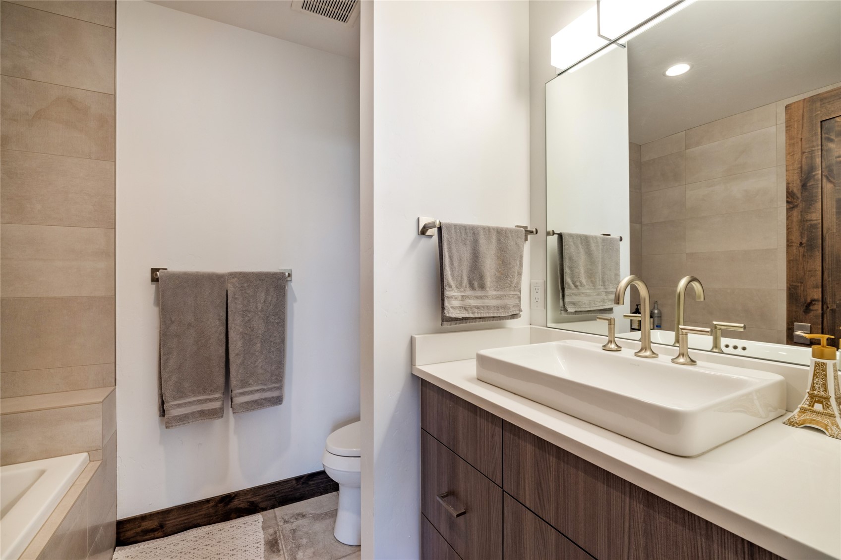 726 Discovery Hill Drive Property Photo 42
