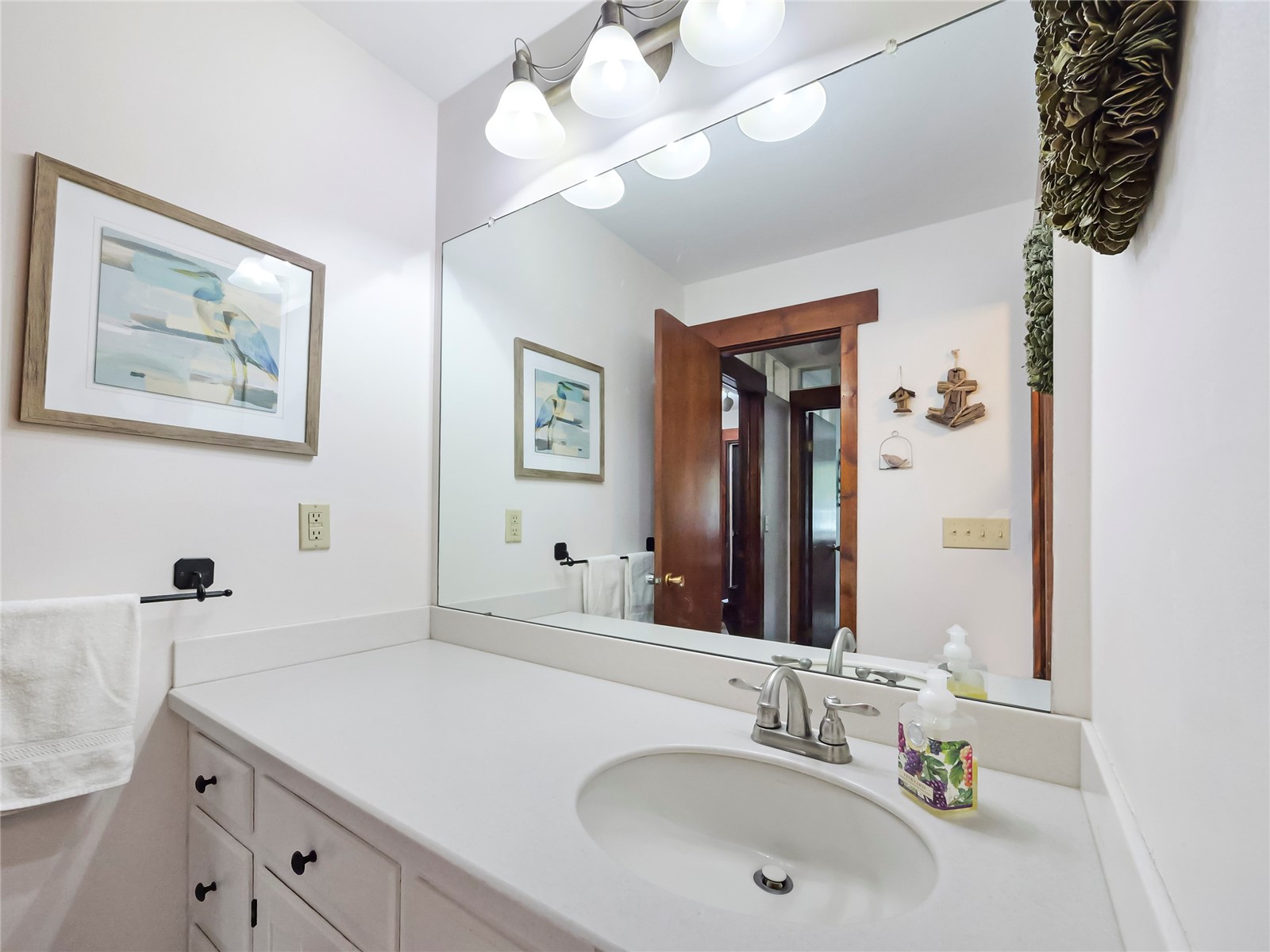 176 E La Bonte Street 101 Property Photo 19