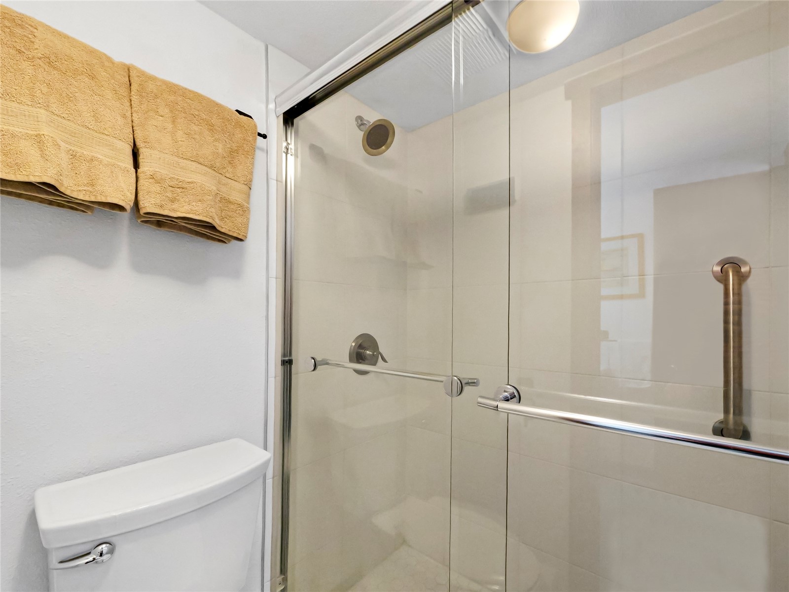176 E La Bonte Street 101 Property Photo 21