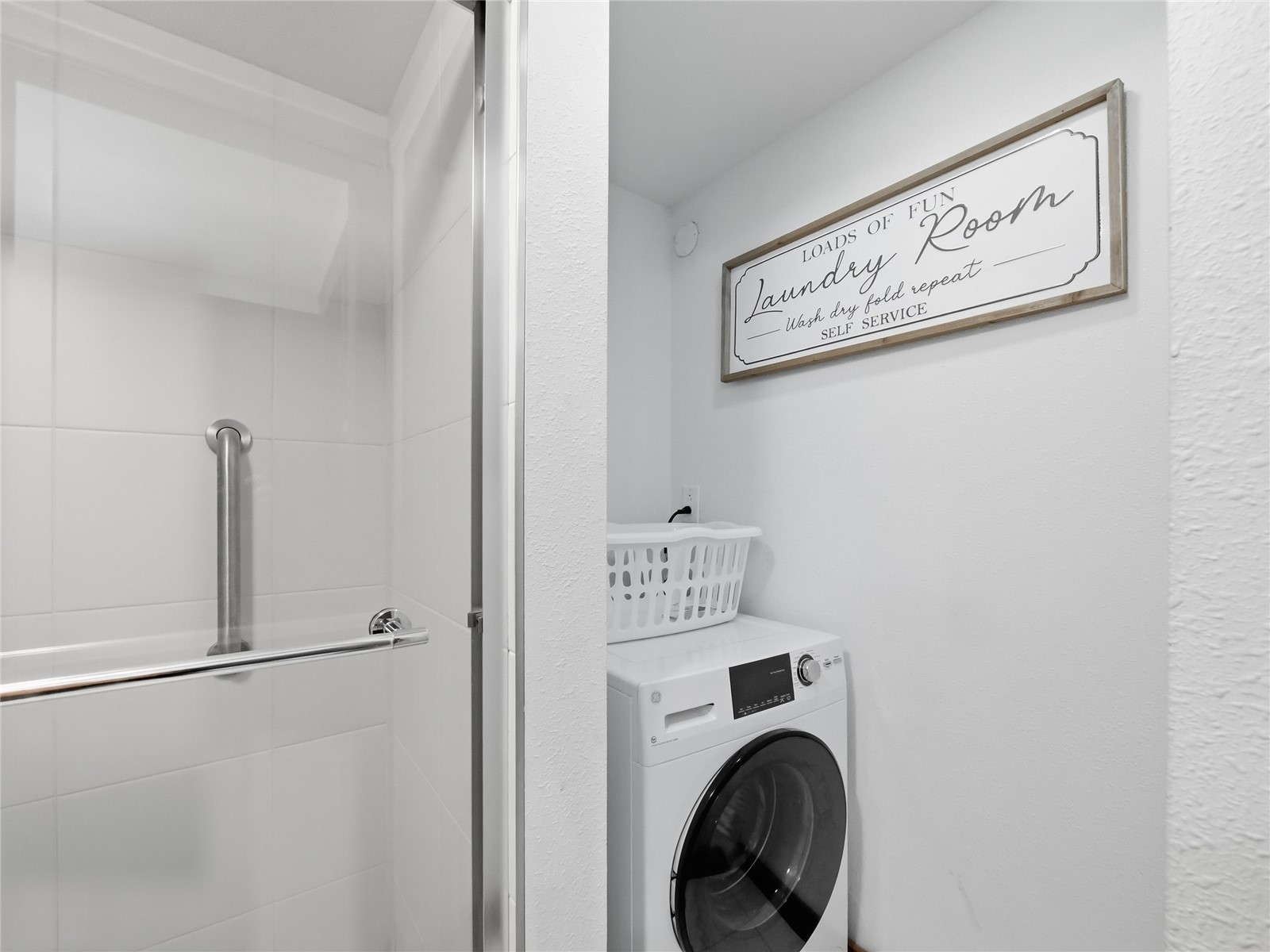 176 E La Bonte Street 101 Property Photo 25