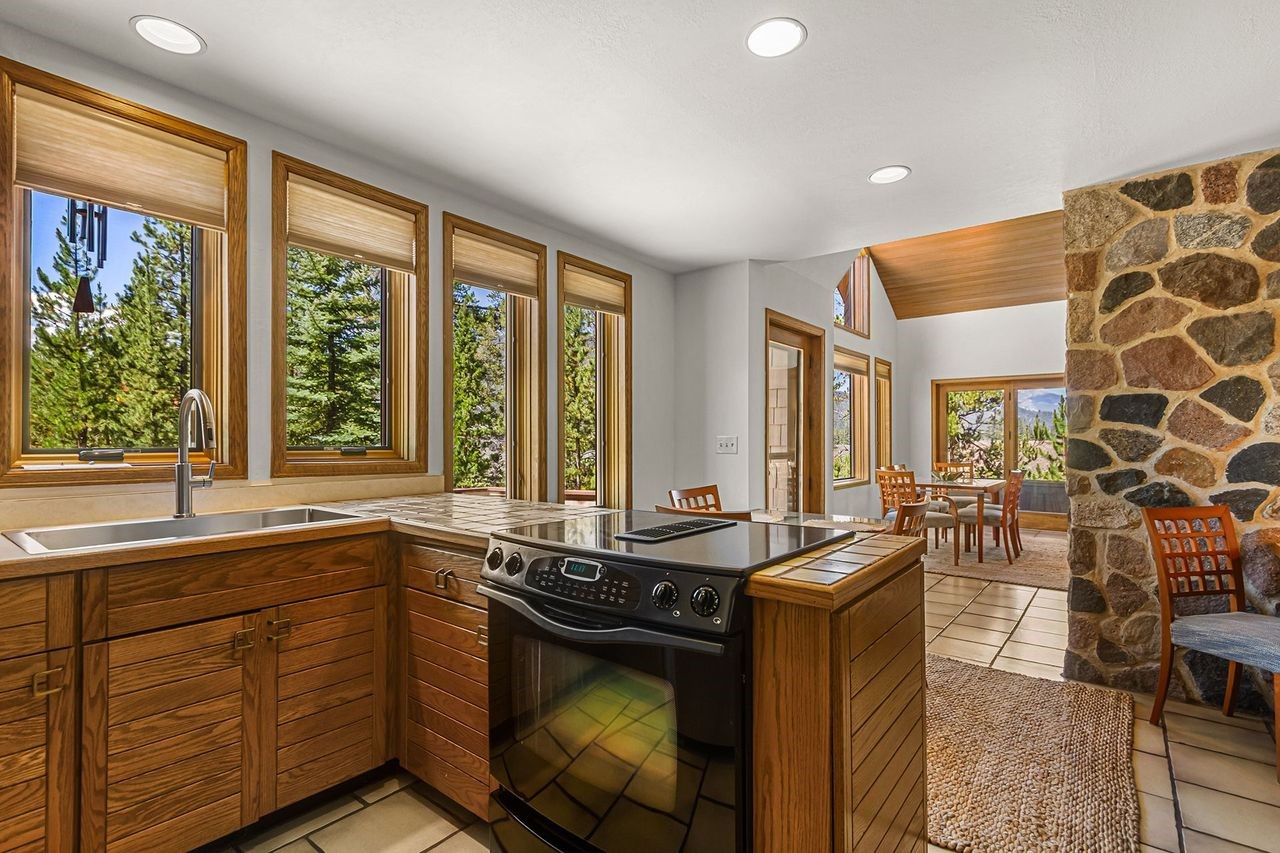 2260 Keystone Ranch Road Property Photo 8