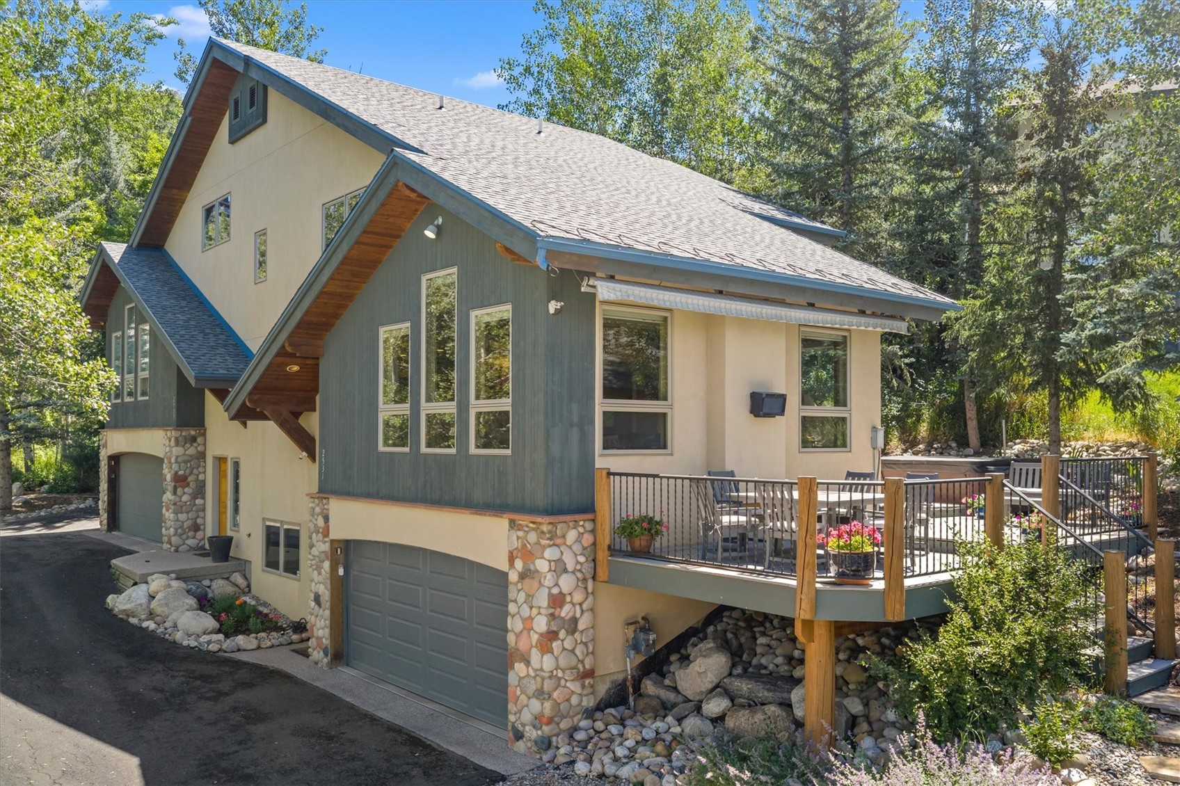2531 Longthong Road Property Photo 1