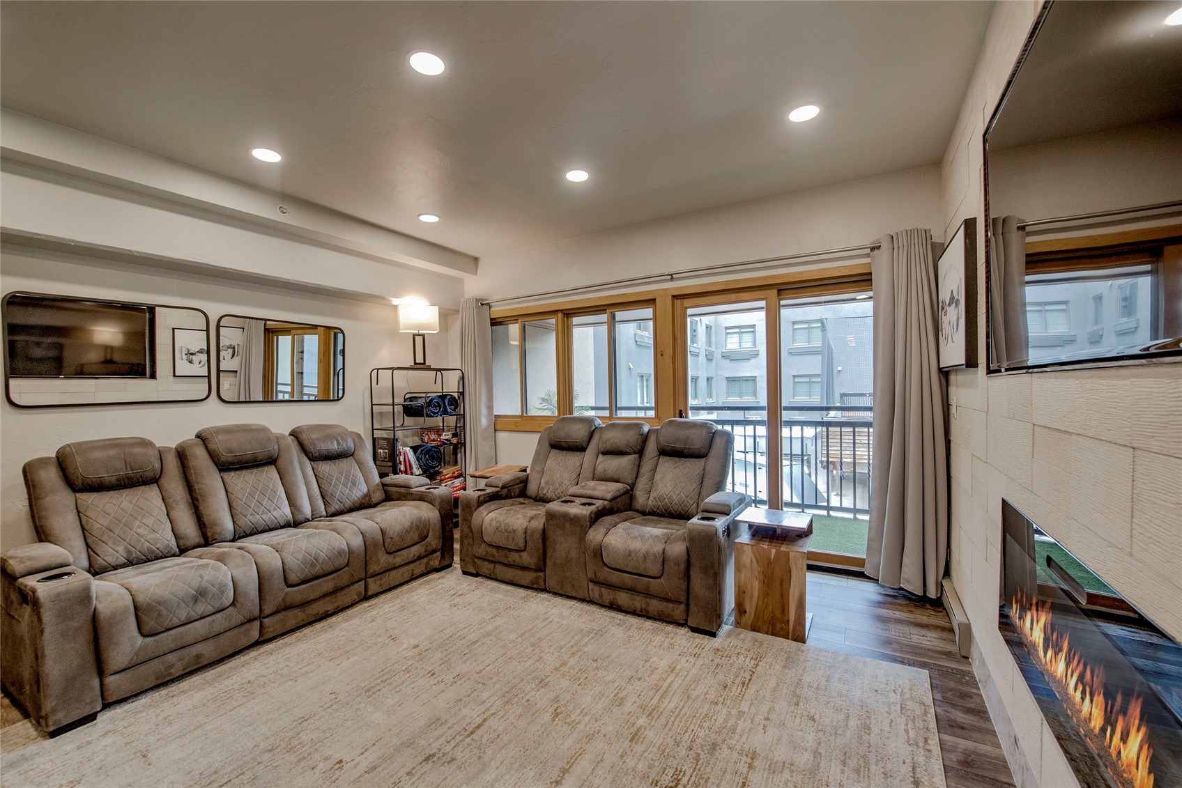 645 S Park Avenue 3302 Property Photo 14