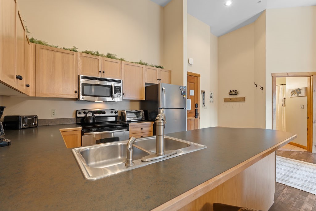 100 Dercum Square 8421 Property Photo 8