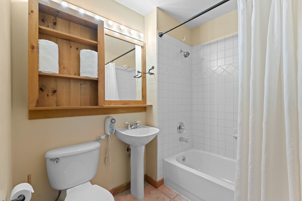 100 Dercum Square 8421 Property Photo 24
