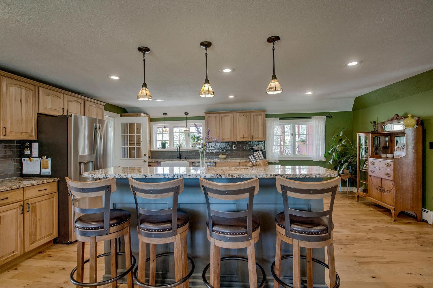 601 Bogue Street Property Photo 4