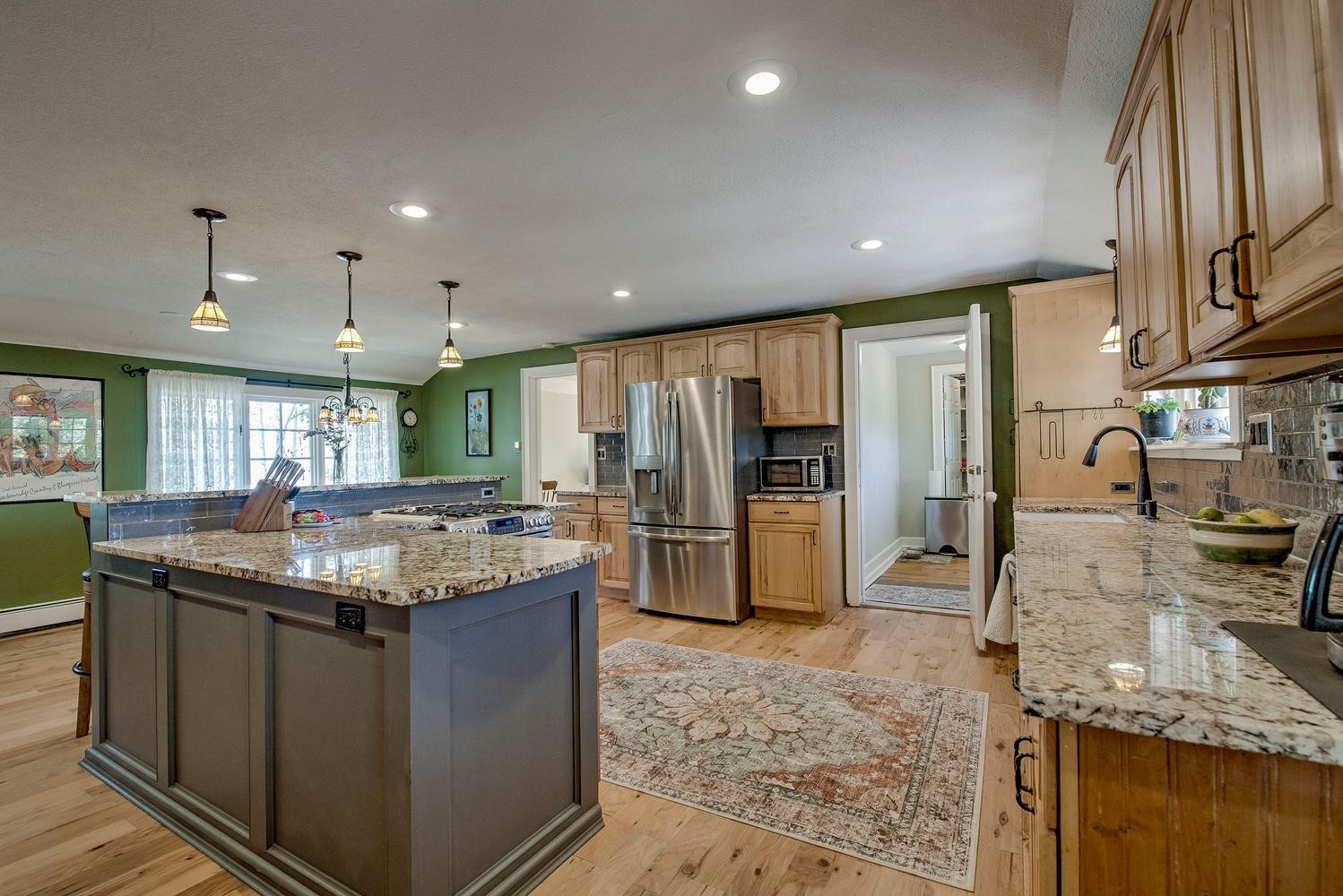 601 Bogue Street Property Photo 8