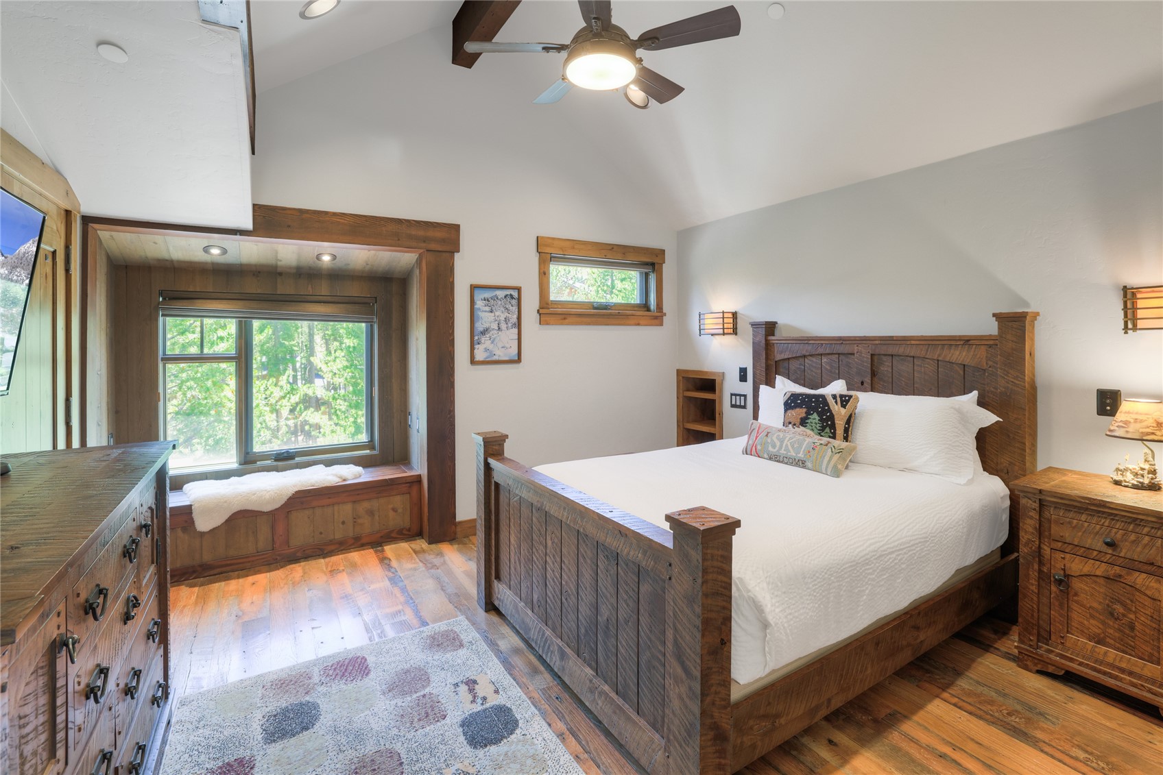 19 Peak Eight Court Property Photo 31