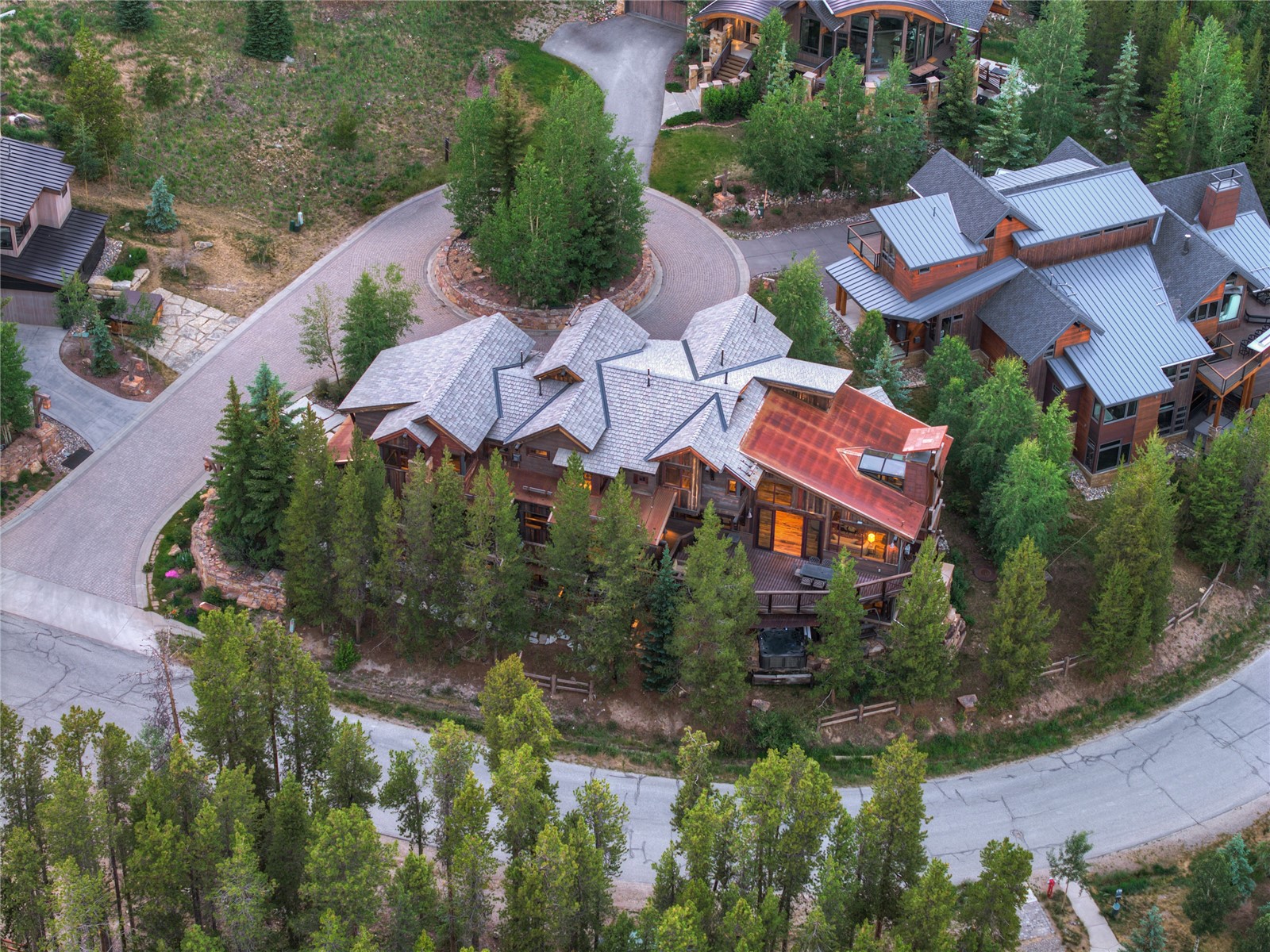 19 Peak Eight Court Property Photo 49