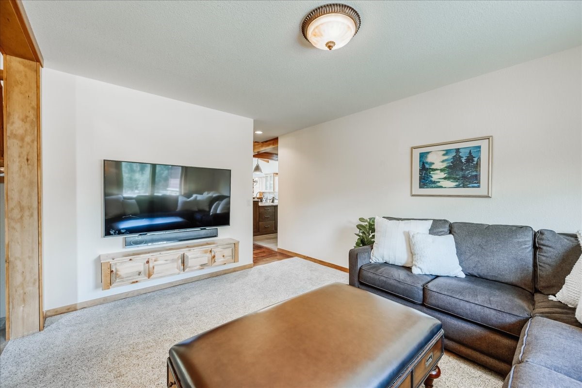 27 Montane Court Property Photo 9