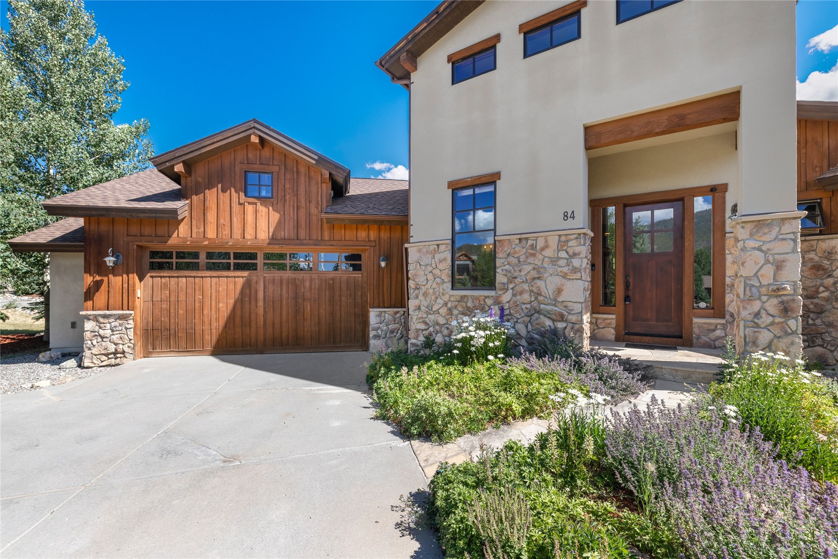 84 Snow Peak Court Property Photo 2