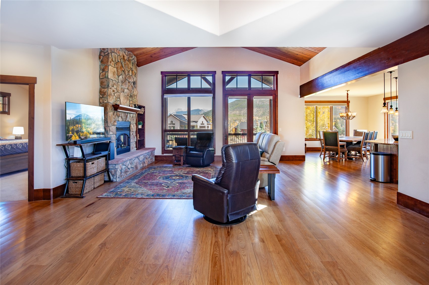 84 Snow Peak Court Property Photo 6