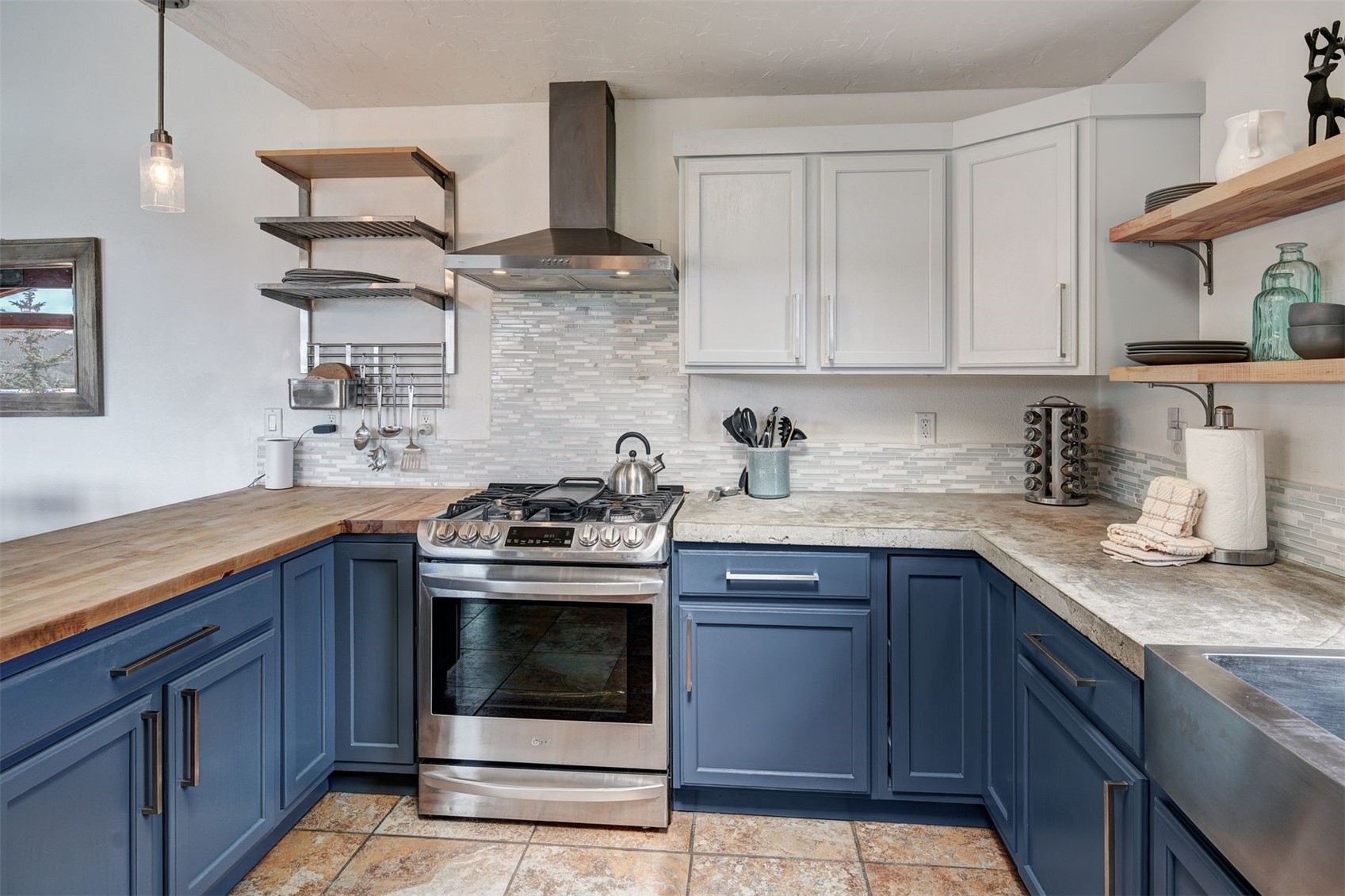 651 Lamb Mountain Road Property Photo 4