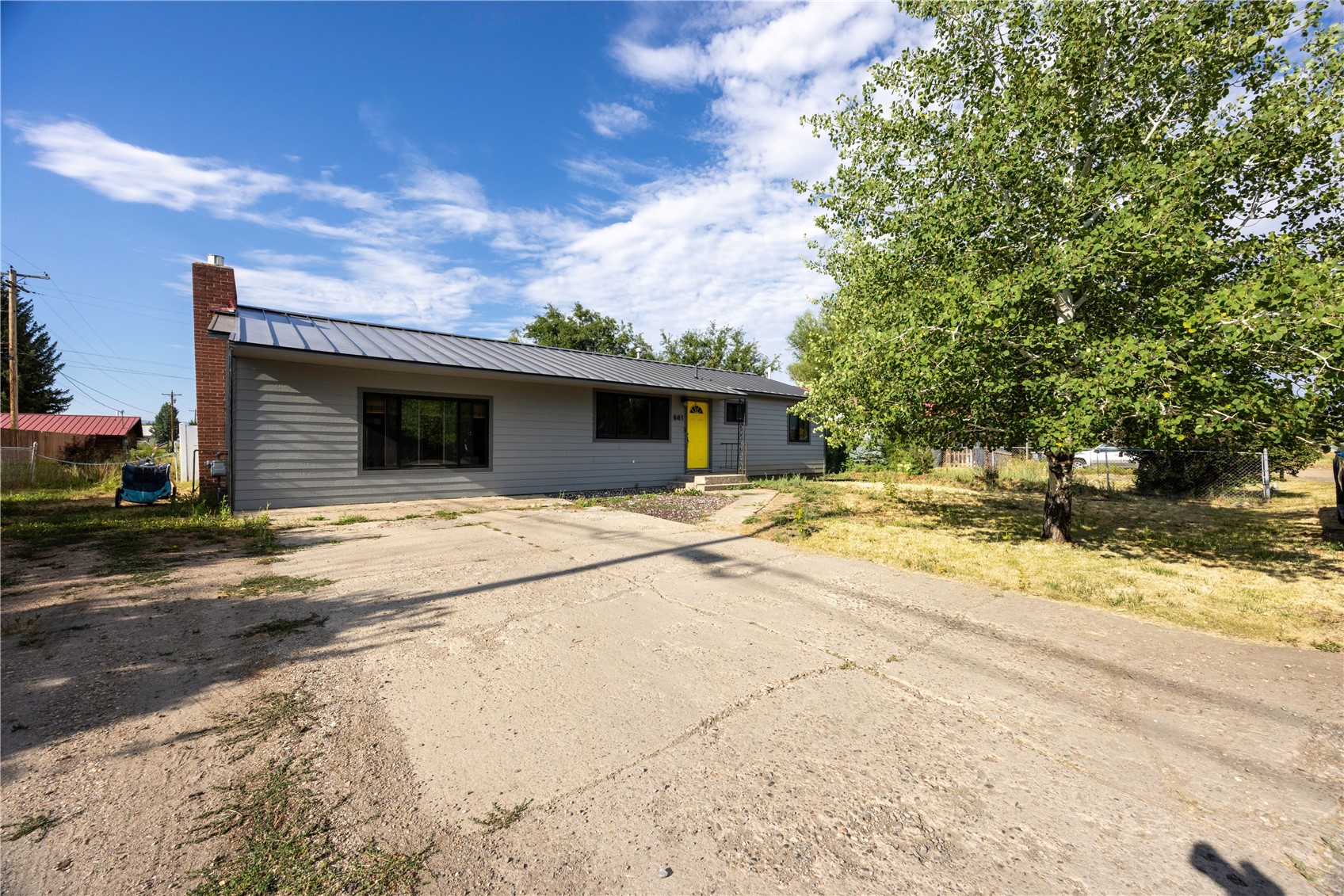 661 W Washington Property Photo 1