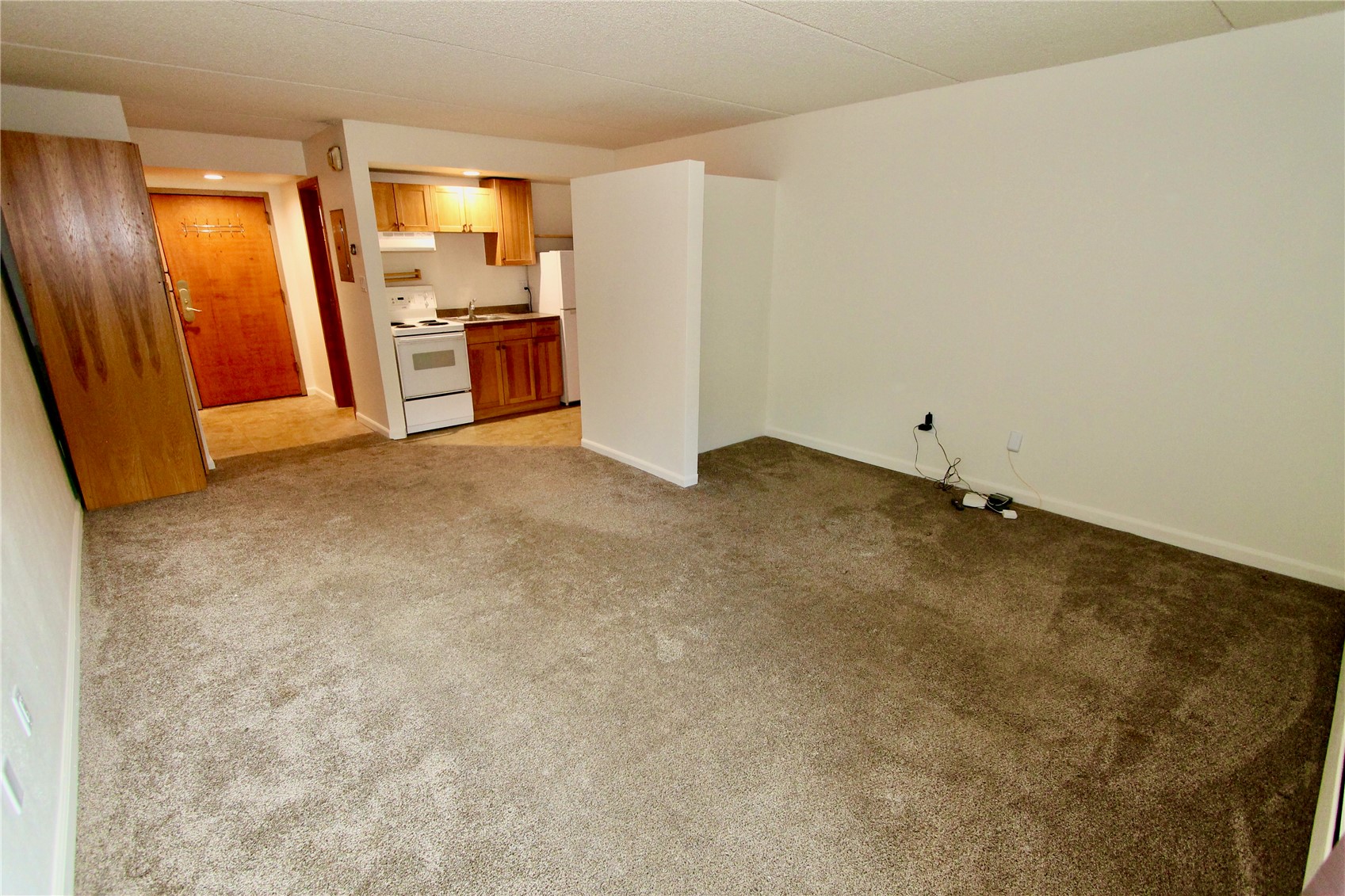 189 Ten Mile Circle 254 Property Photo 5