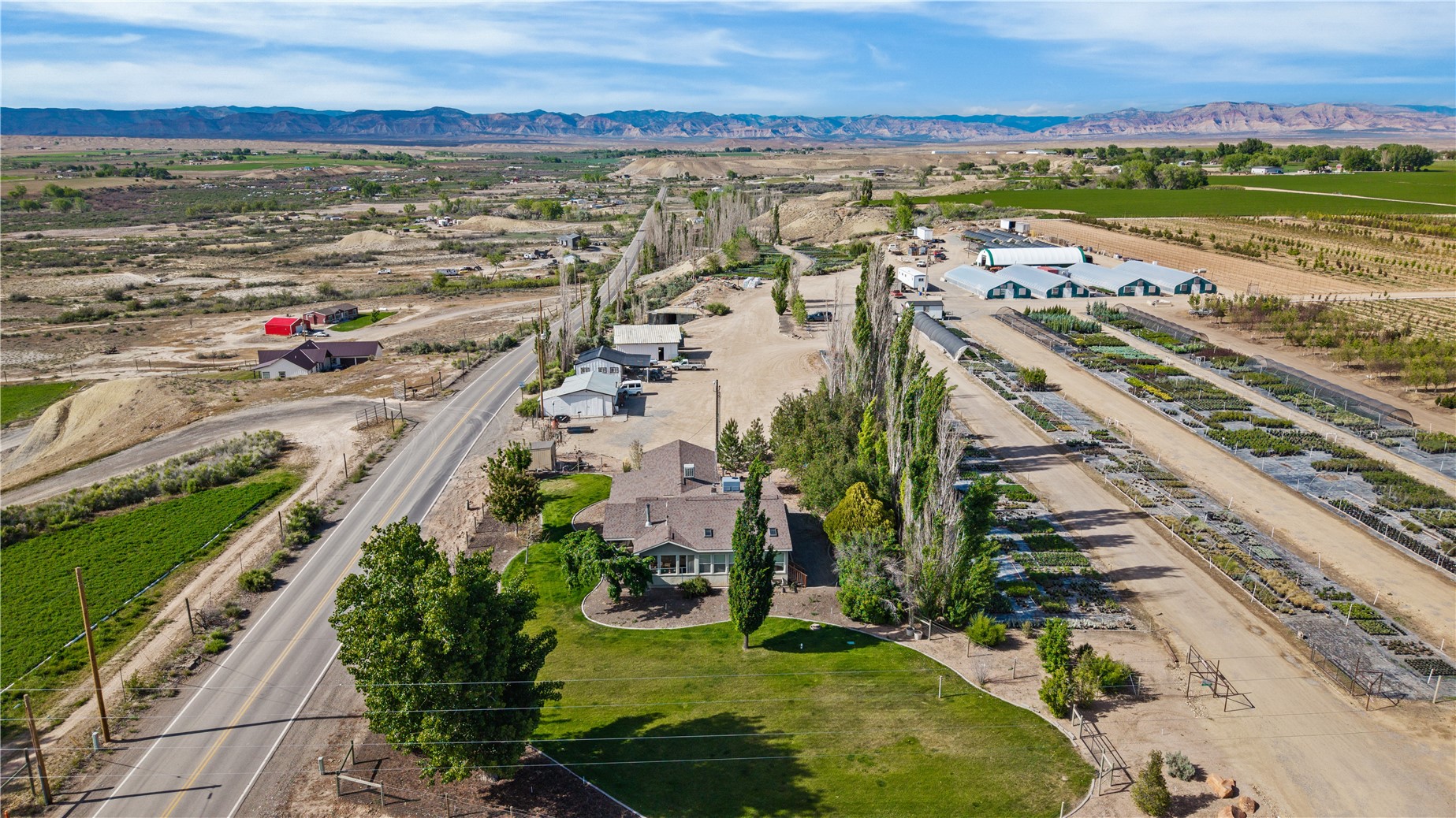 1702 10 Road Property Photo 18