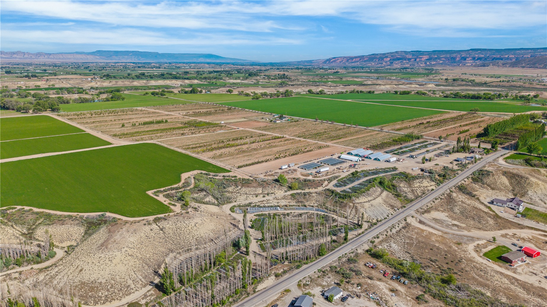 1702 10 Road Property Photo 30