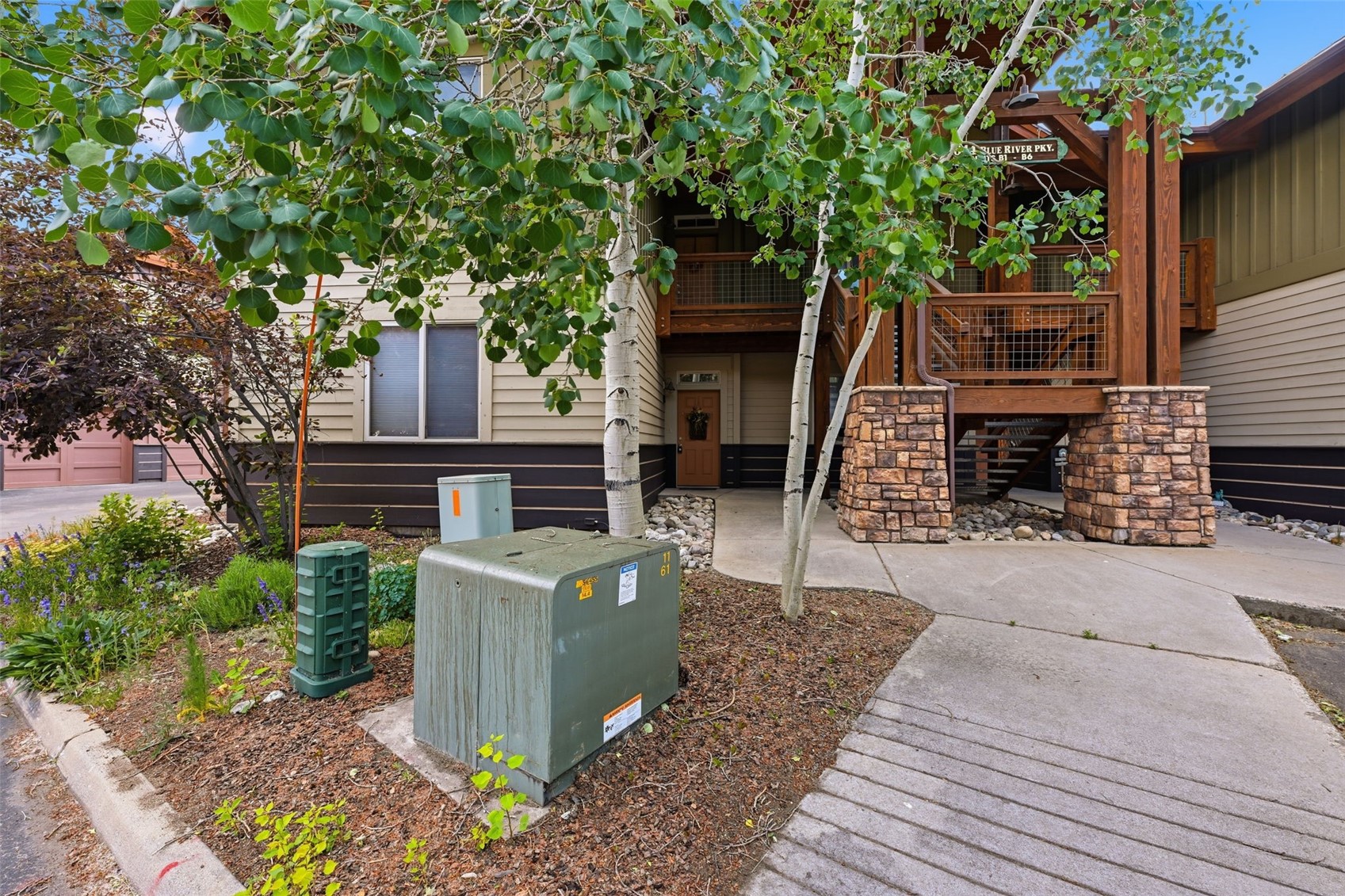 844 Blue River Parkway B1 Property Photo 2